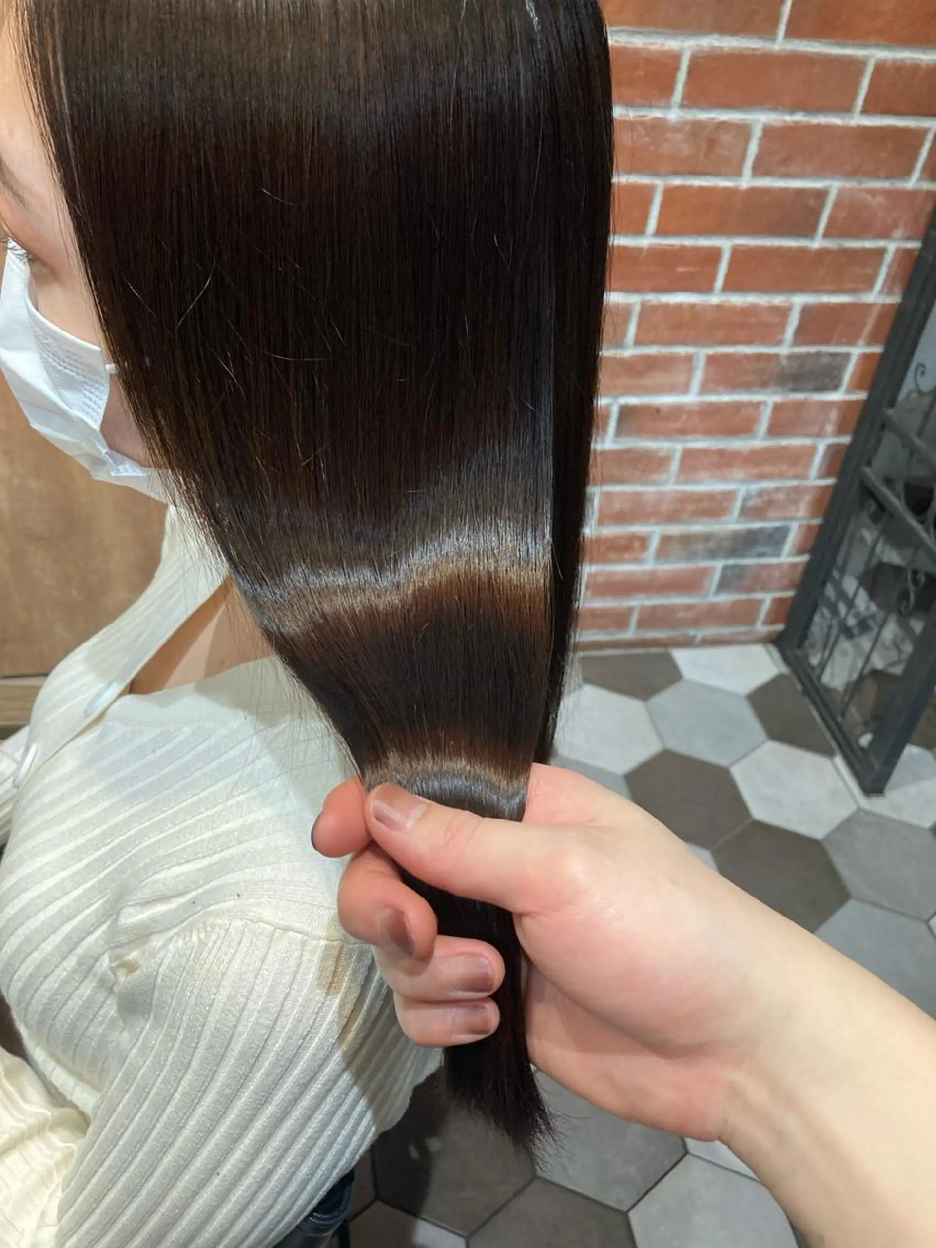 セミロング カラー 髪質改善 縮毛矯正 トリートメント カット 縮毛矯正 トリートメント 髪質改善/痛ませ ないカラー/西村航大のヘアスタイル