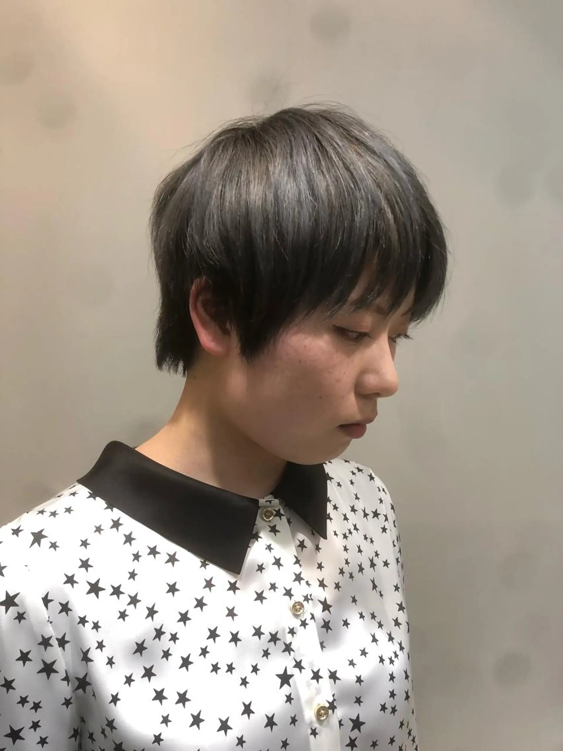 ショート カラー アッシュ ブリーチ ワタナベ テルマサのヘアスタイル