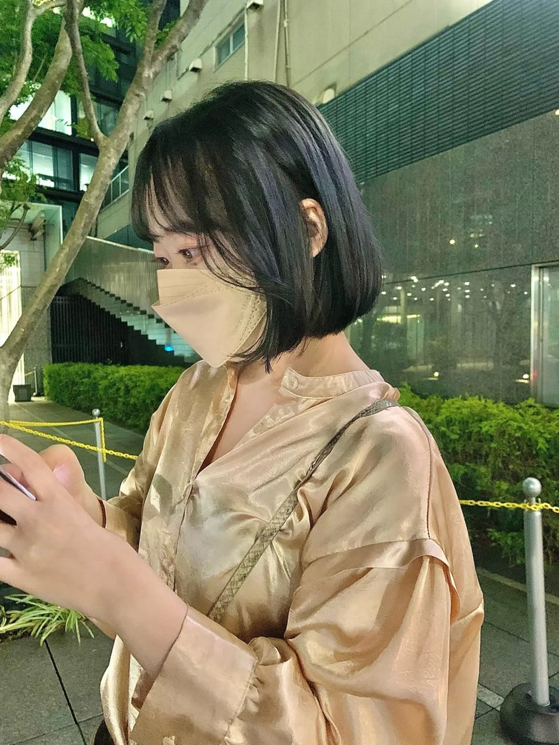 ショート カラー ネイビーカラー ボブ 韓国風ヘア オルチャンヘア 柔らかブラウン/顔周 りレイヤー♡ユウシのヘアスタイル