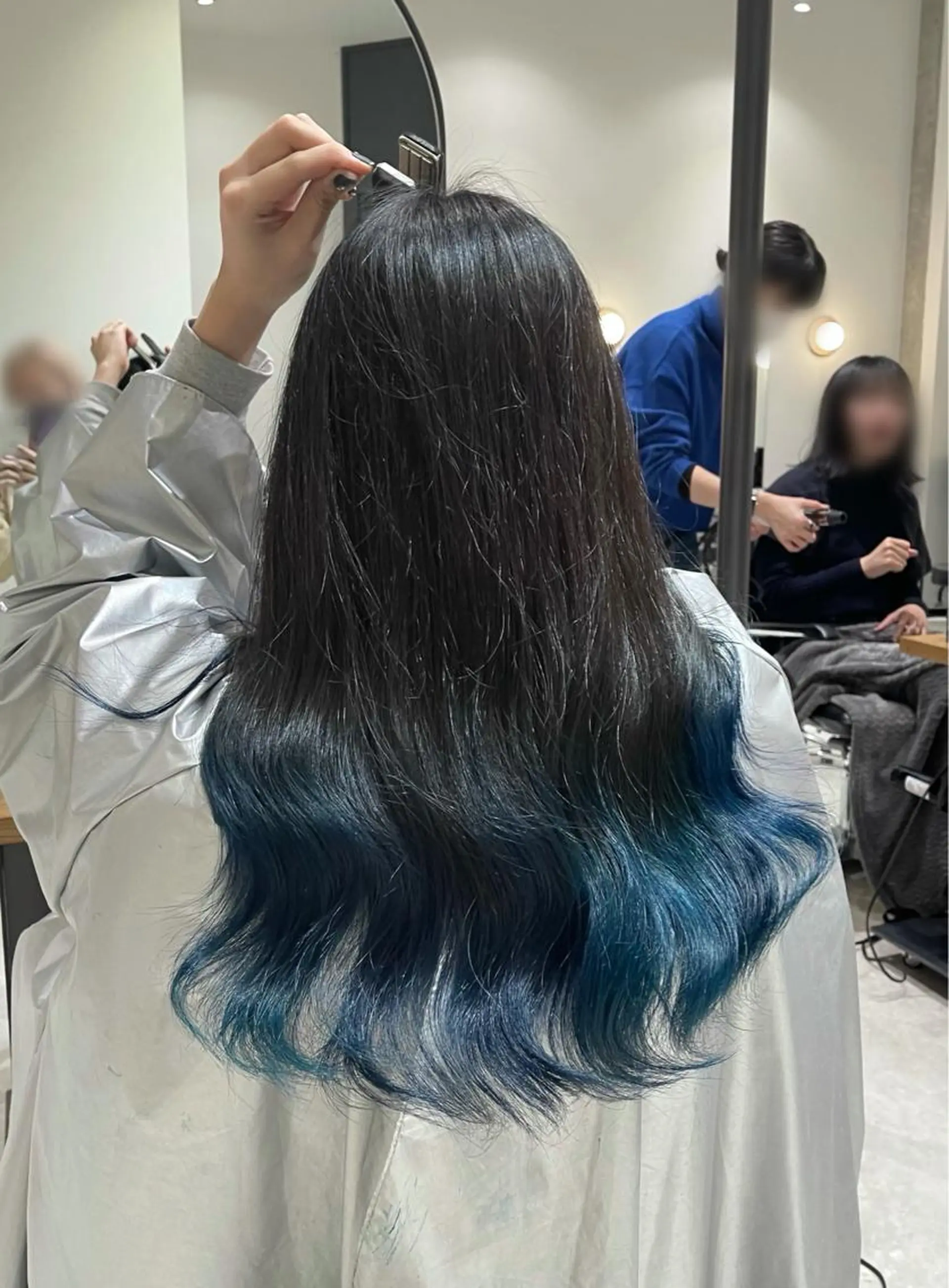 ロング カラー ブリーチ ブルーカラー グラデーションカラー 色落ちまでキレイに！ ！女性サロンのヘアスタイル