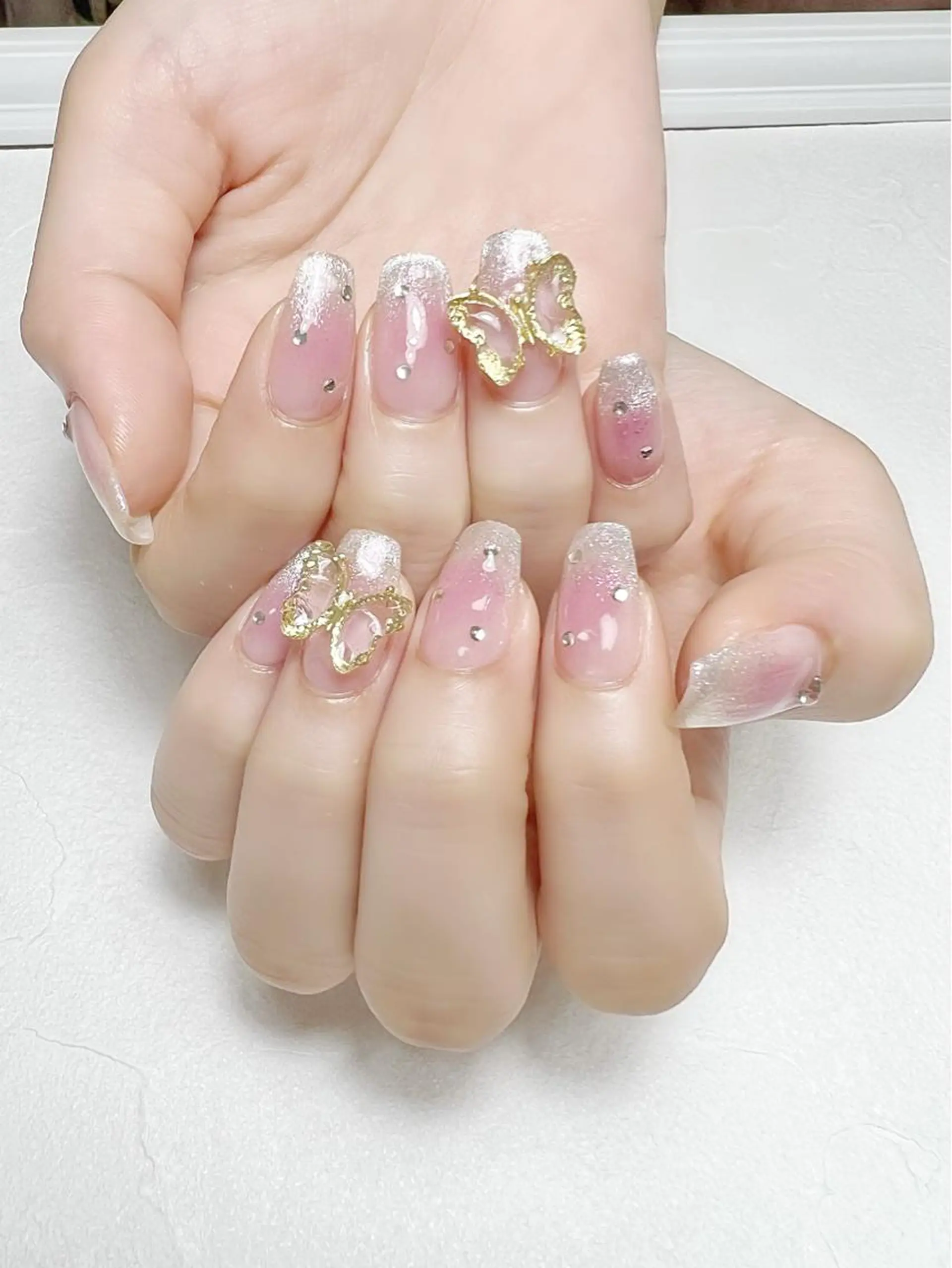 ネイル チークネイル ガーリー グラデーション キラキラネイル マグネットネイル rouse nail RISATOのネイルデザイン