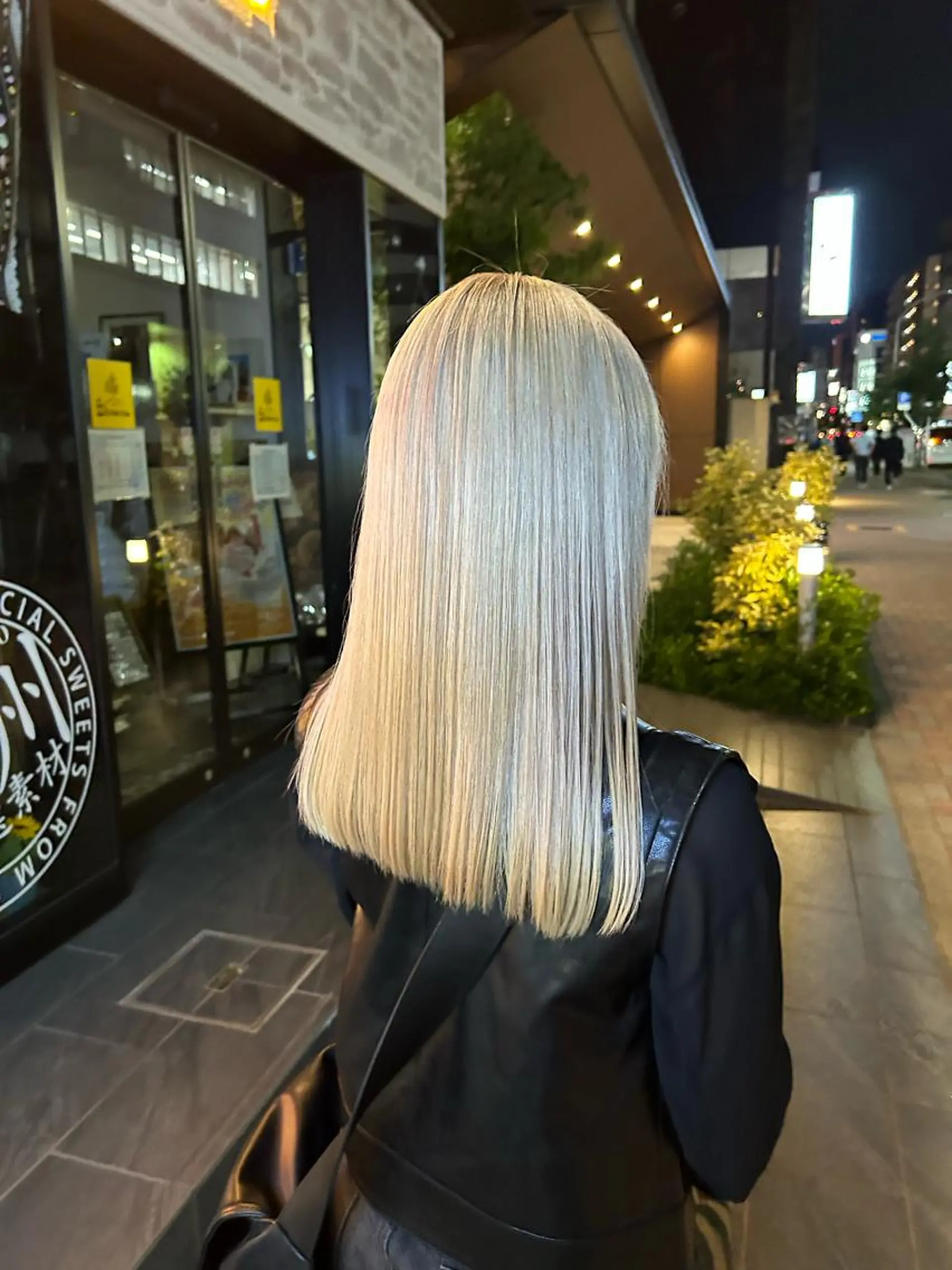 ミディアム カラー ベージュカラー ホワイトベージュ ryo yaのヘアスタイル