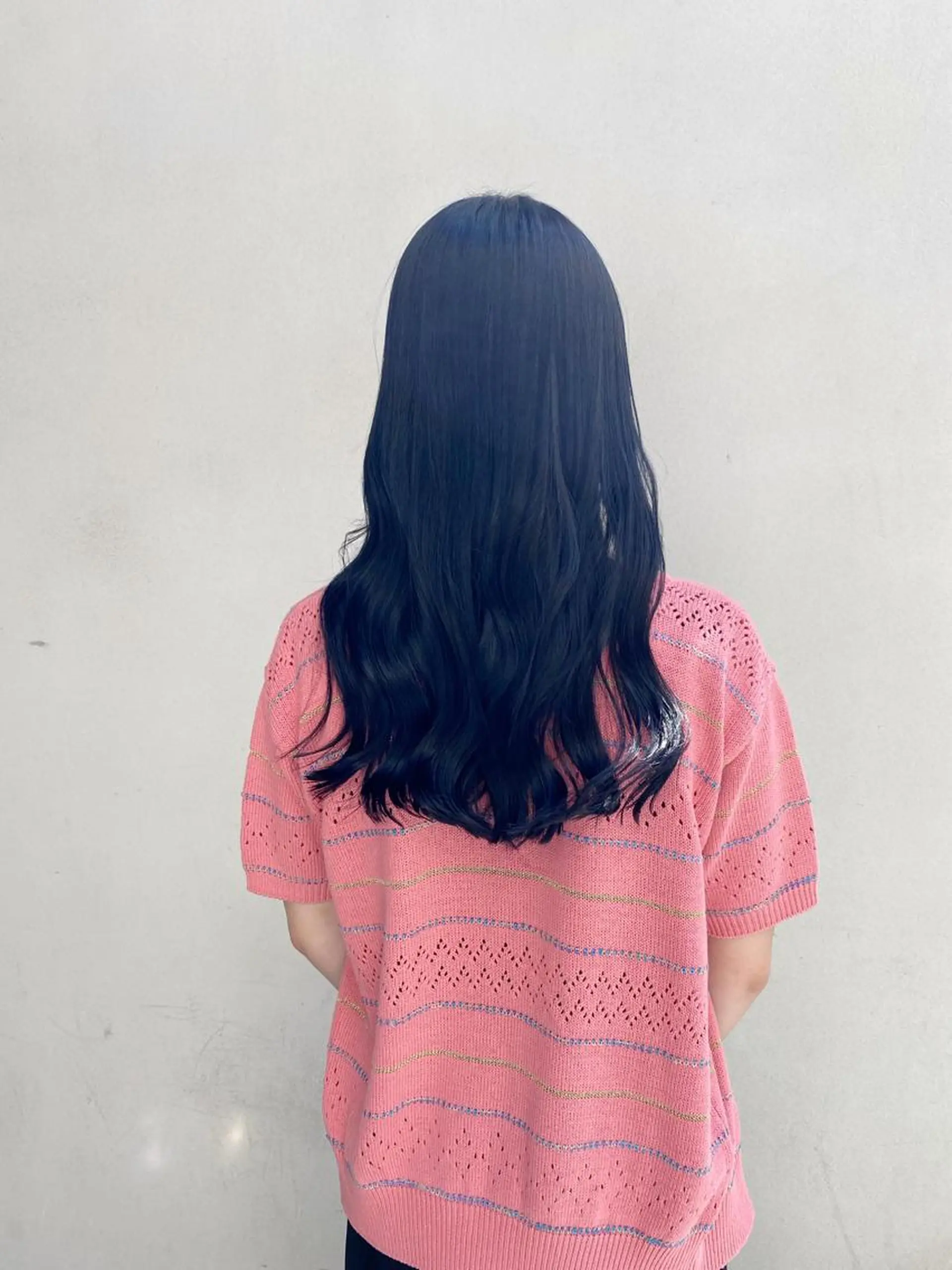 ロング カラー 黒髪 ブルーカラー ブルーブラック ロング カット ヘアカラー トリートメント ボブ/縮毛矯正/ レイヤー/塚田のヘアスタイル