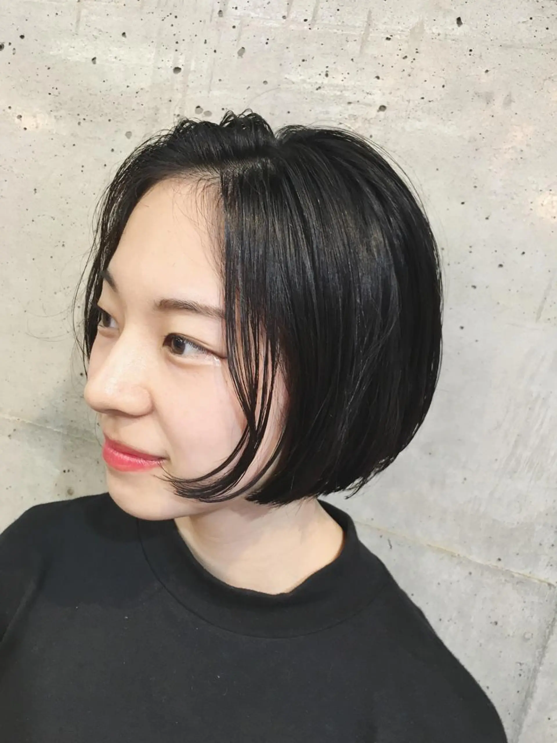ショート カラー 黒髪 ブルーカラー ブルーブラック ボブ カット ヘアカラー トリートメント ヘアセット センスをお届けします 大谷将生infpのヘアスタイル