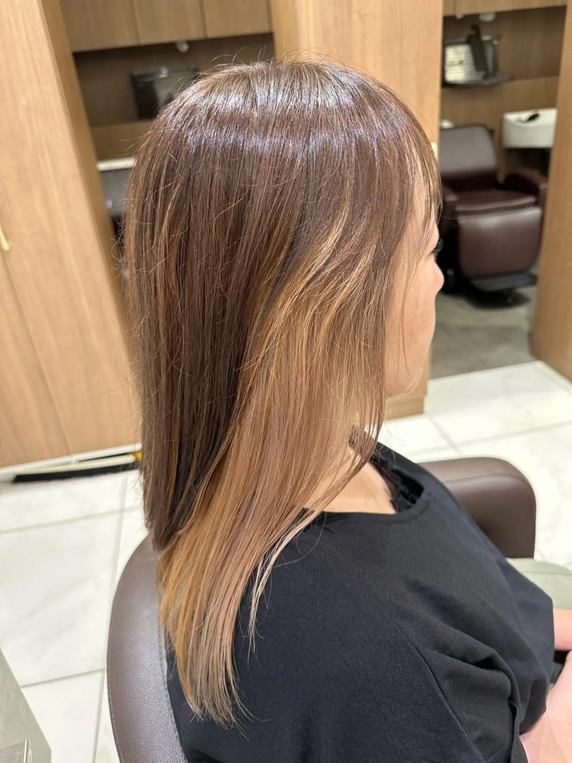 カラー インナーカラー 伊佐 愛のヘアスタイル