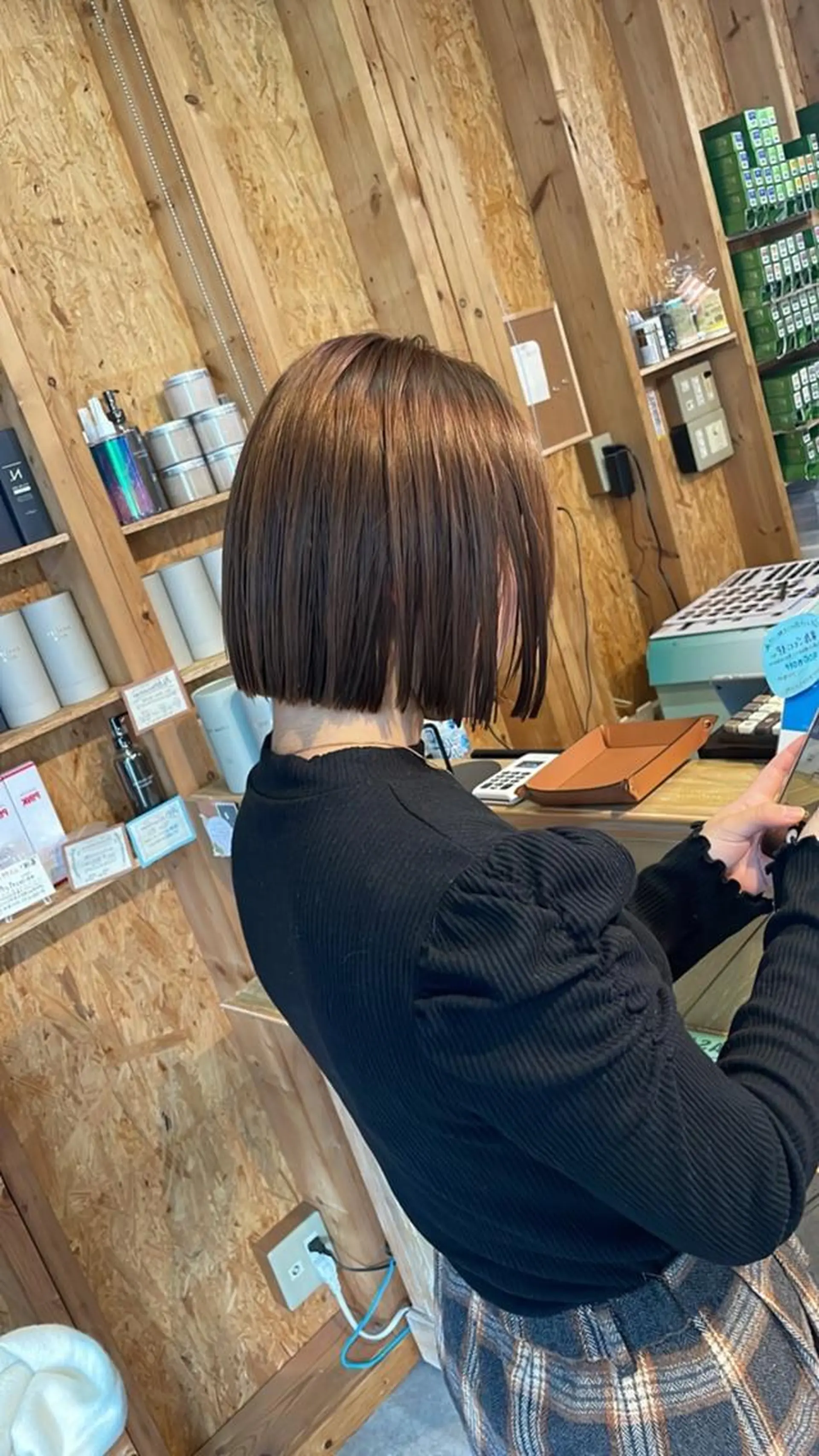 ショート ☘️レイヤー&ボブ× ハイトーン☘️初ボブのヘアスタイル