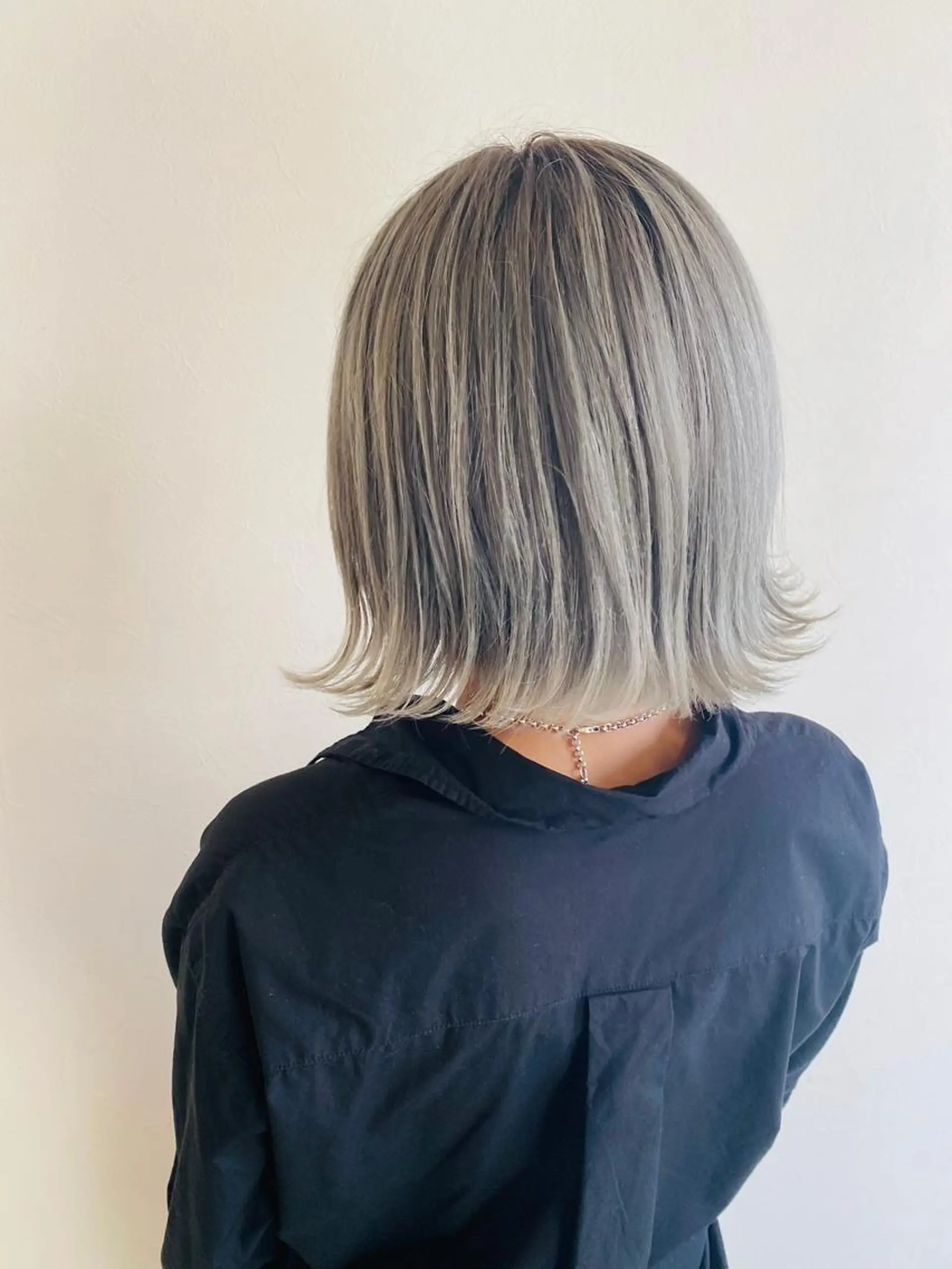 ミディアム カラー aini上本町 吉元直明のヘアスタイル