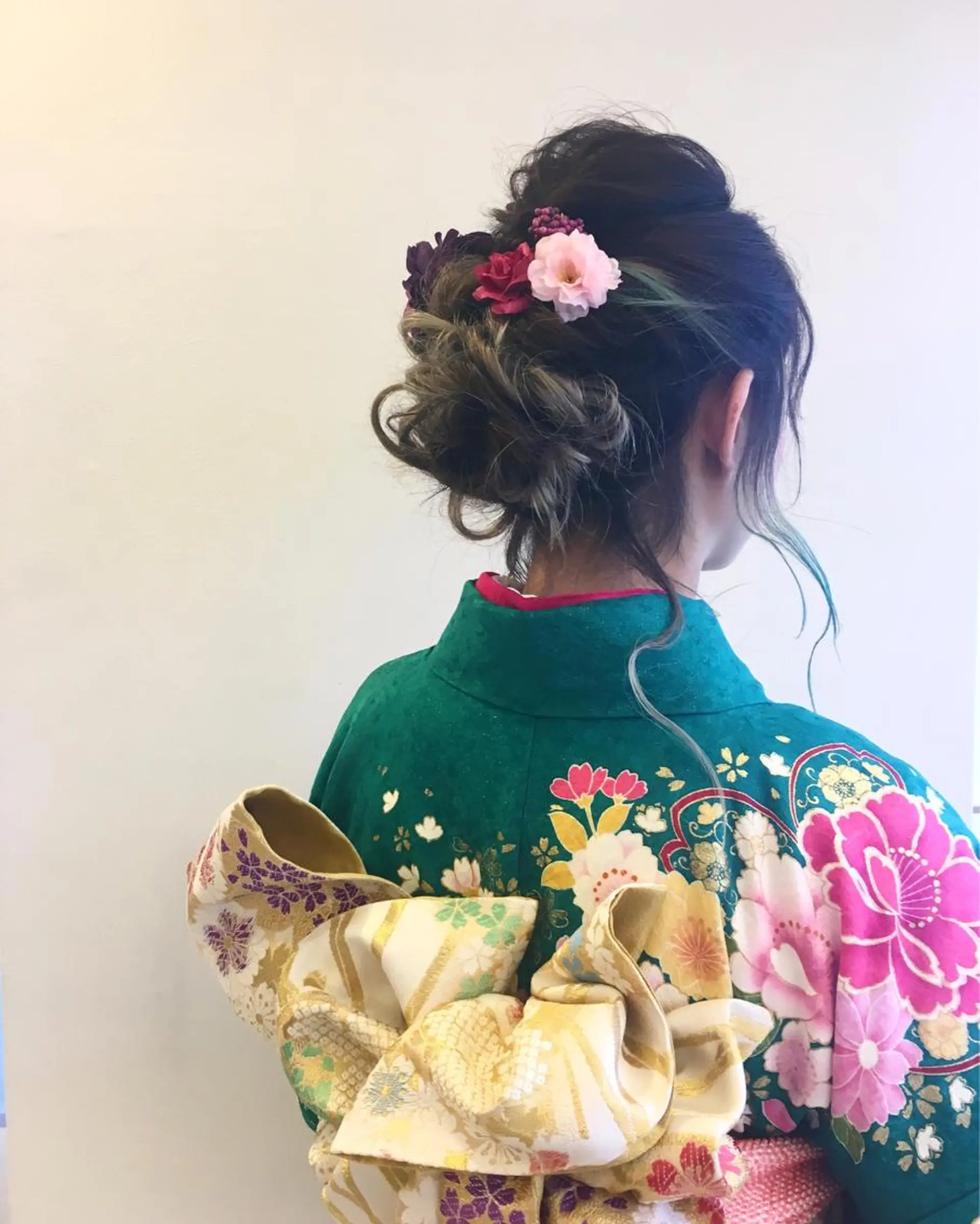 ヘアアレンジ ブリーチカラー🌈 石垣翔太のヘアスタイル