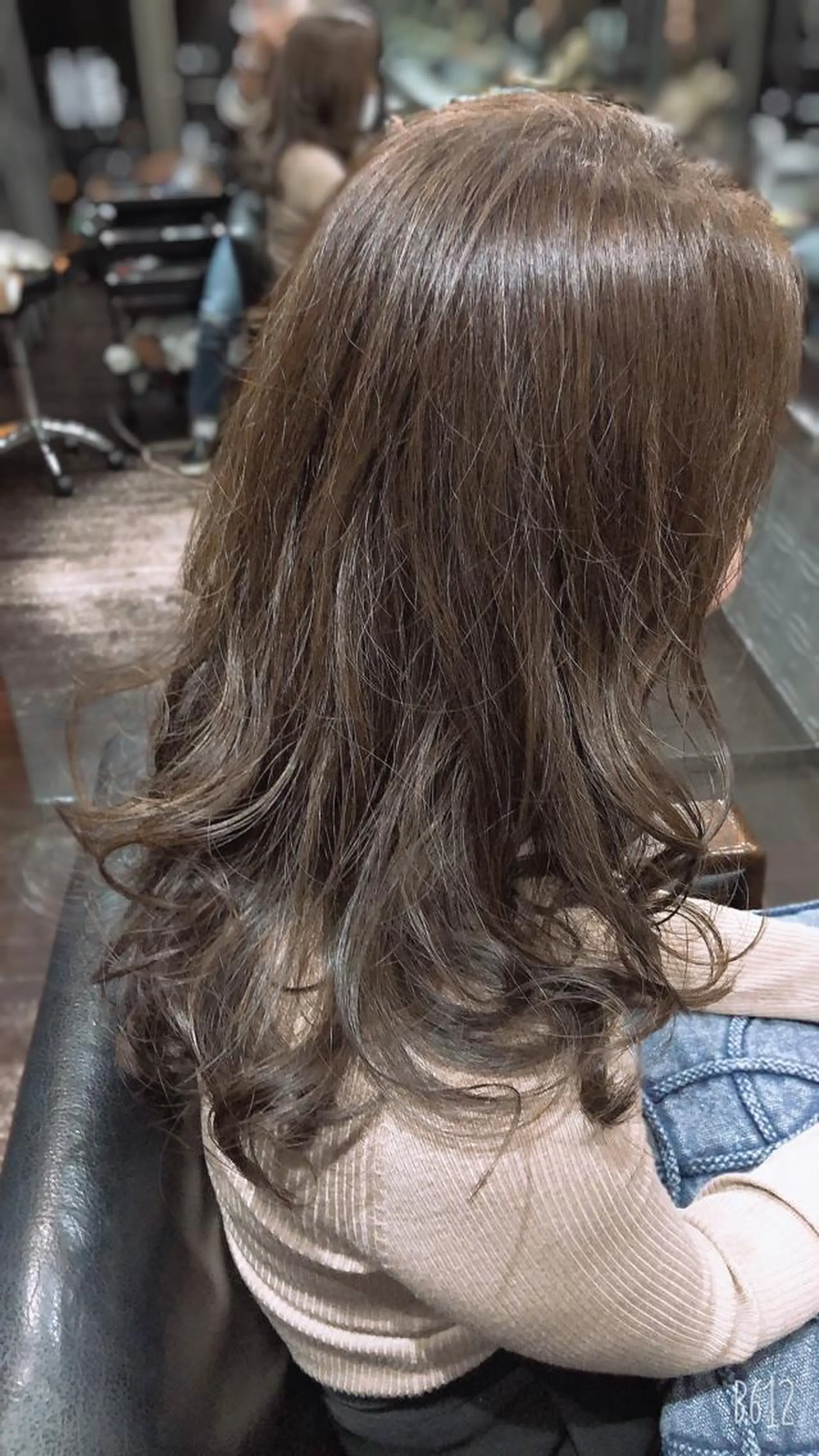 セミロング カラー ヘアカラー トリートメント 艶髪✴︎髪質改善 VERONIQUEのヘアスタイル