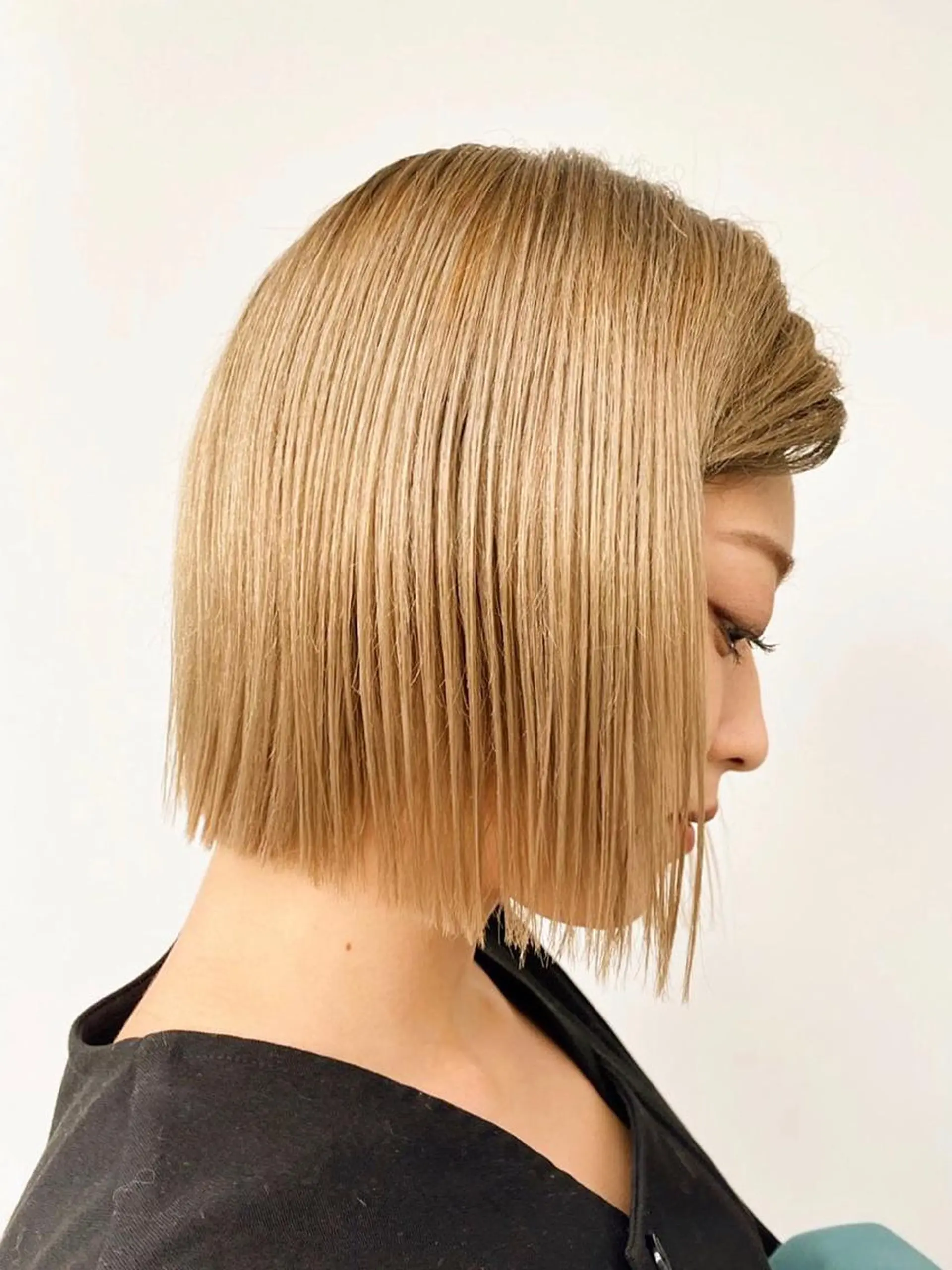 ショート カラー 🌈艶ハイトーン🌈 心を込めます🤝涼介のヘアスタイル