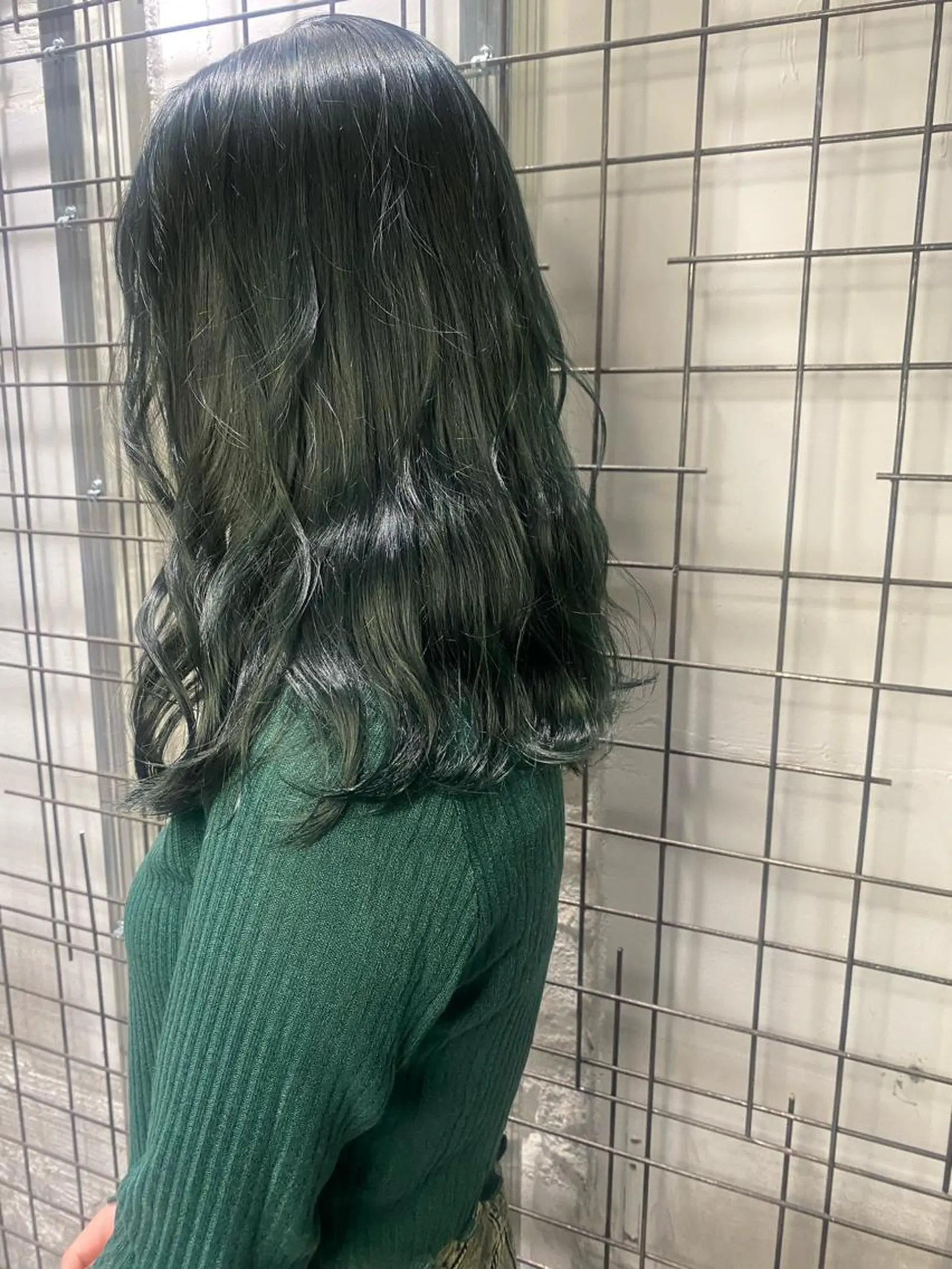 カラー ダークグリーン ヘアカラー AYANE 韓国ヘア /レイヤーカットのヘアスタイル