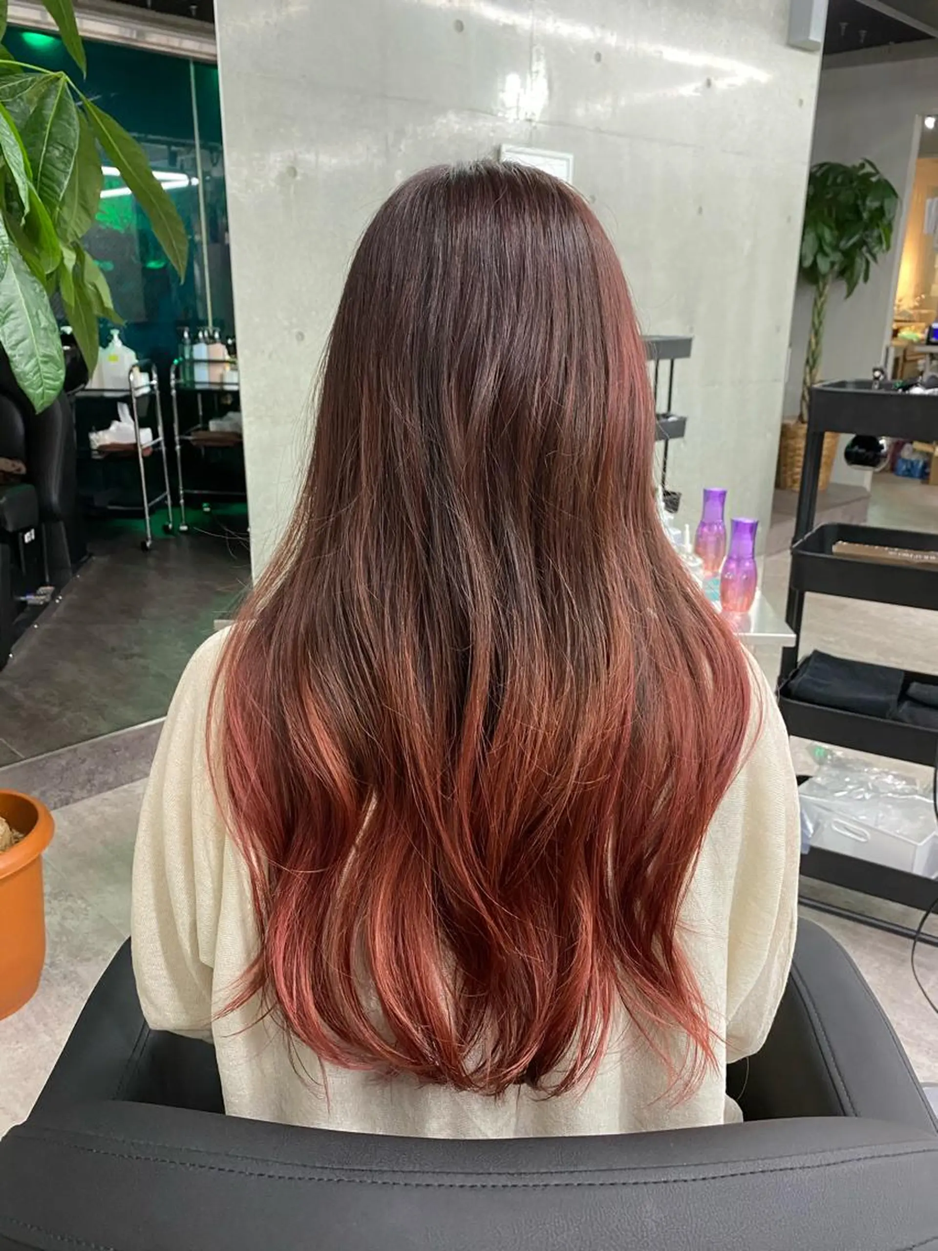 ロング アッシュ ボブ くびれヘア ハイライト レイヤーカット 原宿アンリ 山下卓也のヘアスタイル