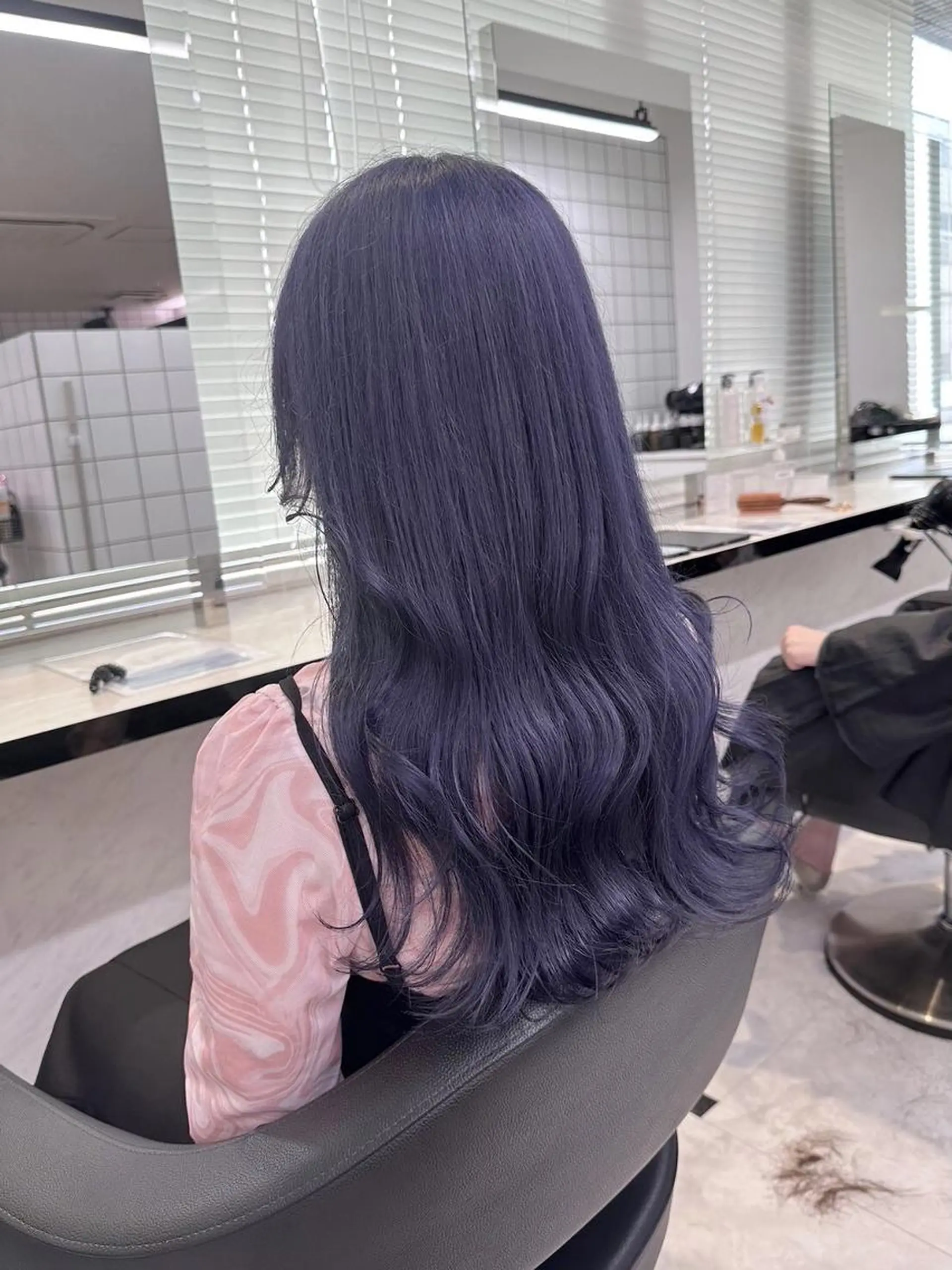 セミロング ヘアカラー トリートメント 🤍ハイトーン寒色 🤍MADOKAのヘアスタイル