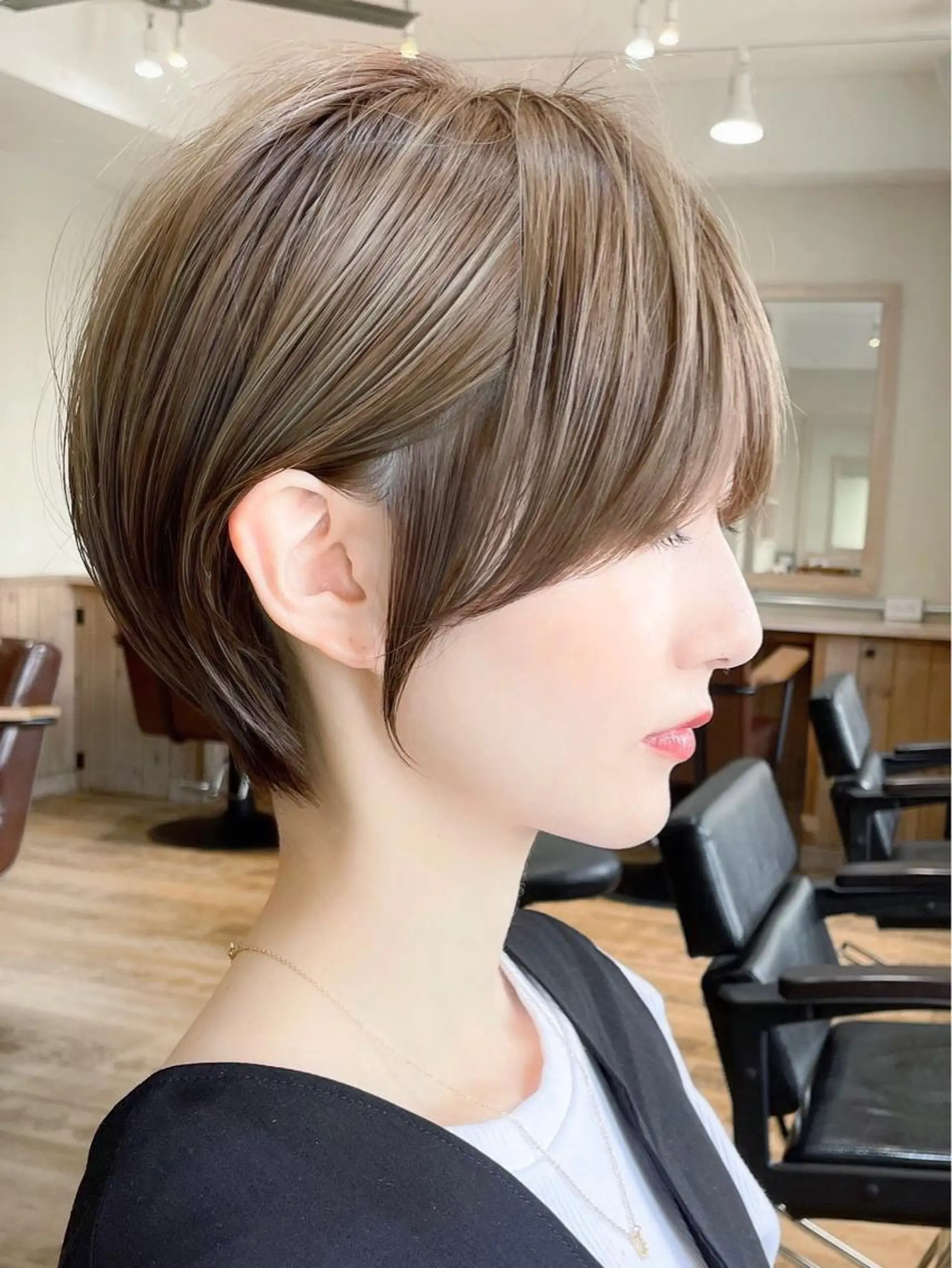 ショート ショートヘア くすみカラー、大場猛のヘアスタイル