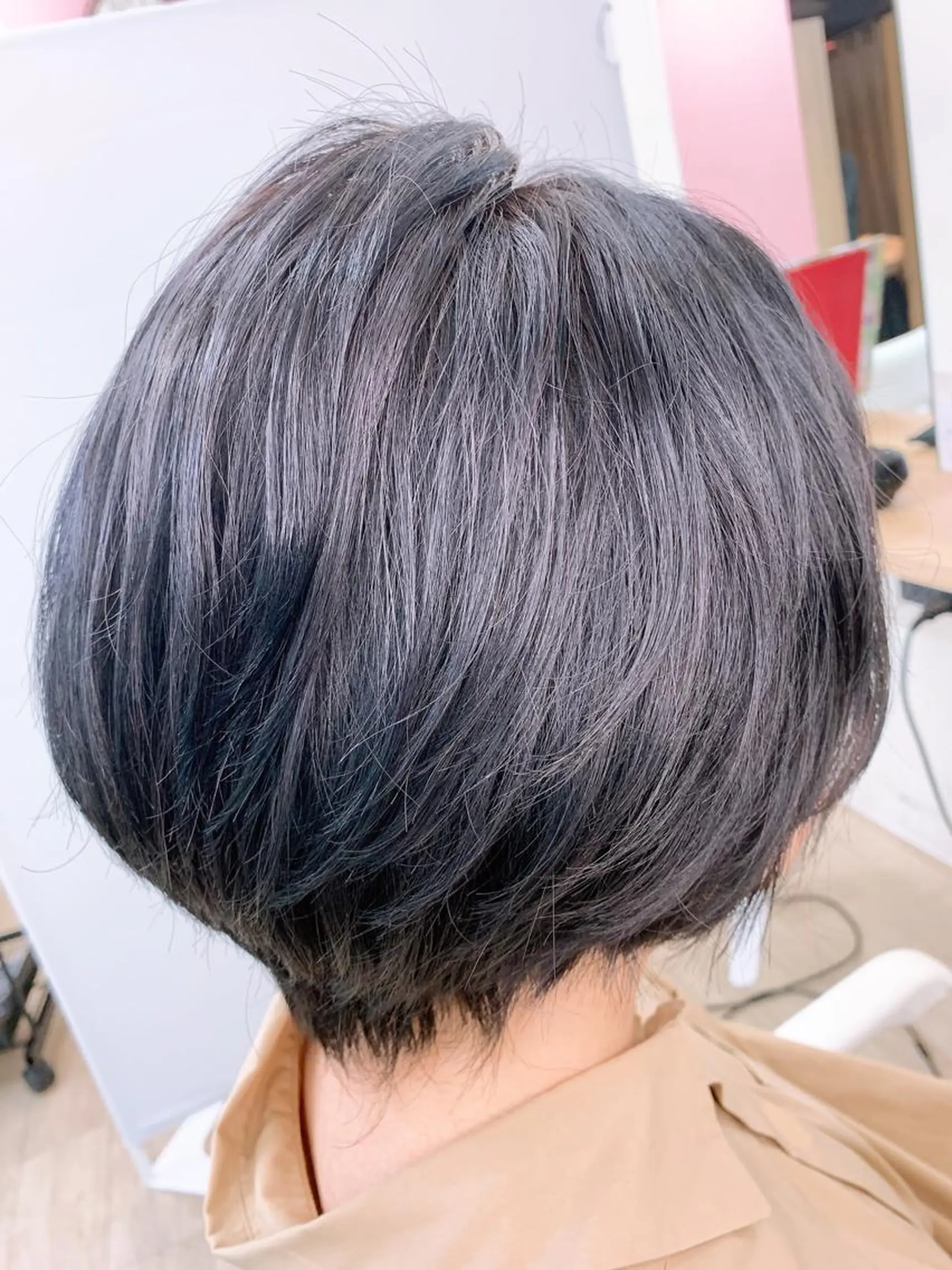 ショート カラー パープルカラー カット ヘアカラー トリートメント Gemini代表 Maedaのヘアスタイル