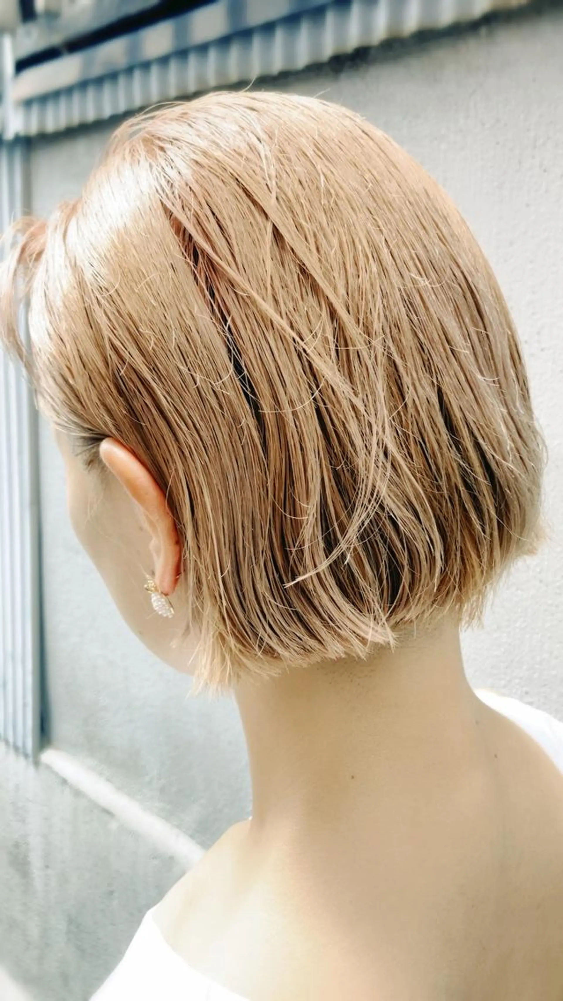 ショート カラー ベージュカラー ブリーチ ボブ カット ヘアカラー 林 エリのヘアスタイル