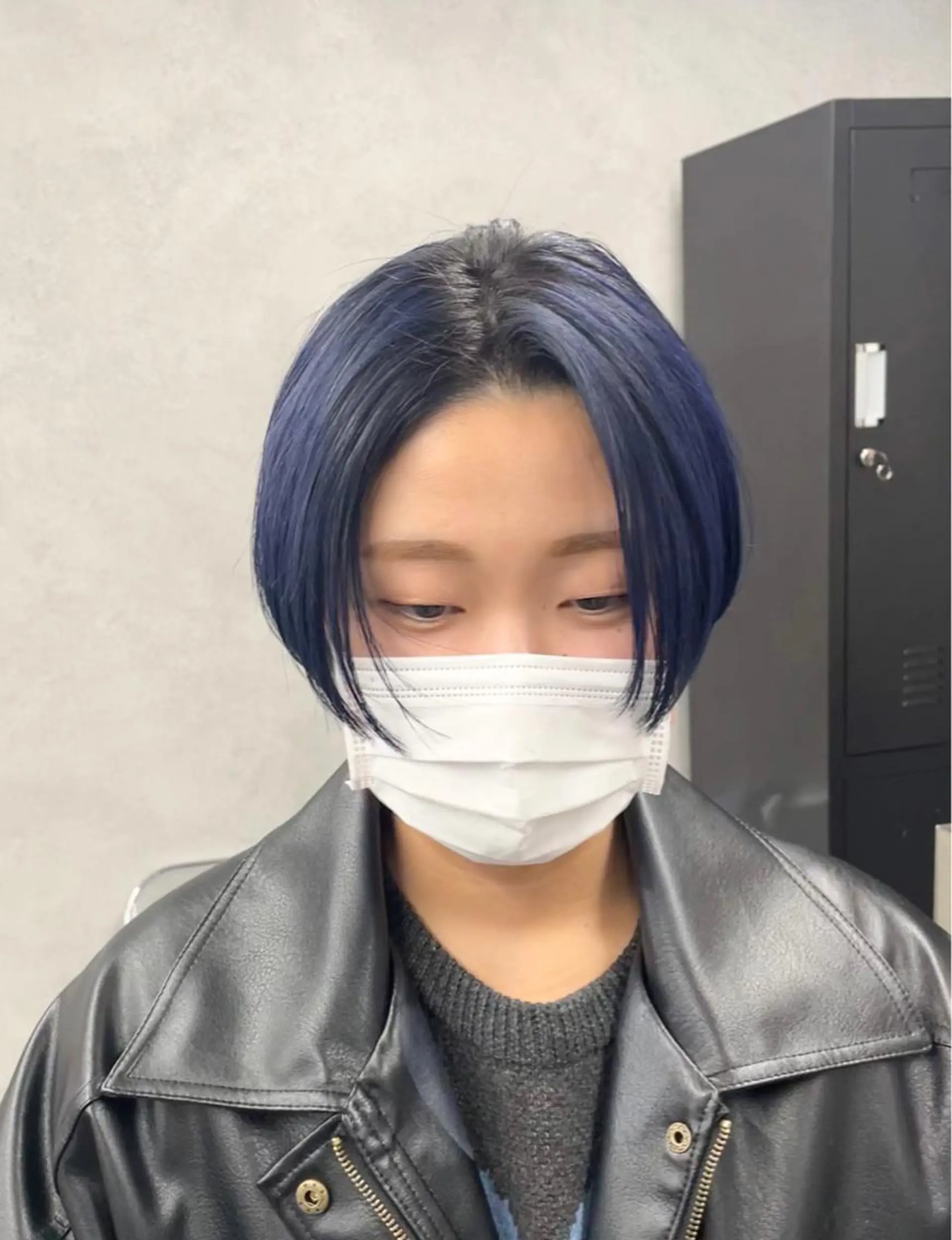 ショート カラー パーマ ヘアアレンジ メンズ メンズウルフカット ハンサムショート 黒髪 ブルーカラー ブルーブラック 大人スタイル 太田のヘアスタイル