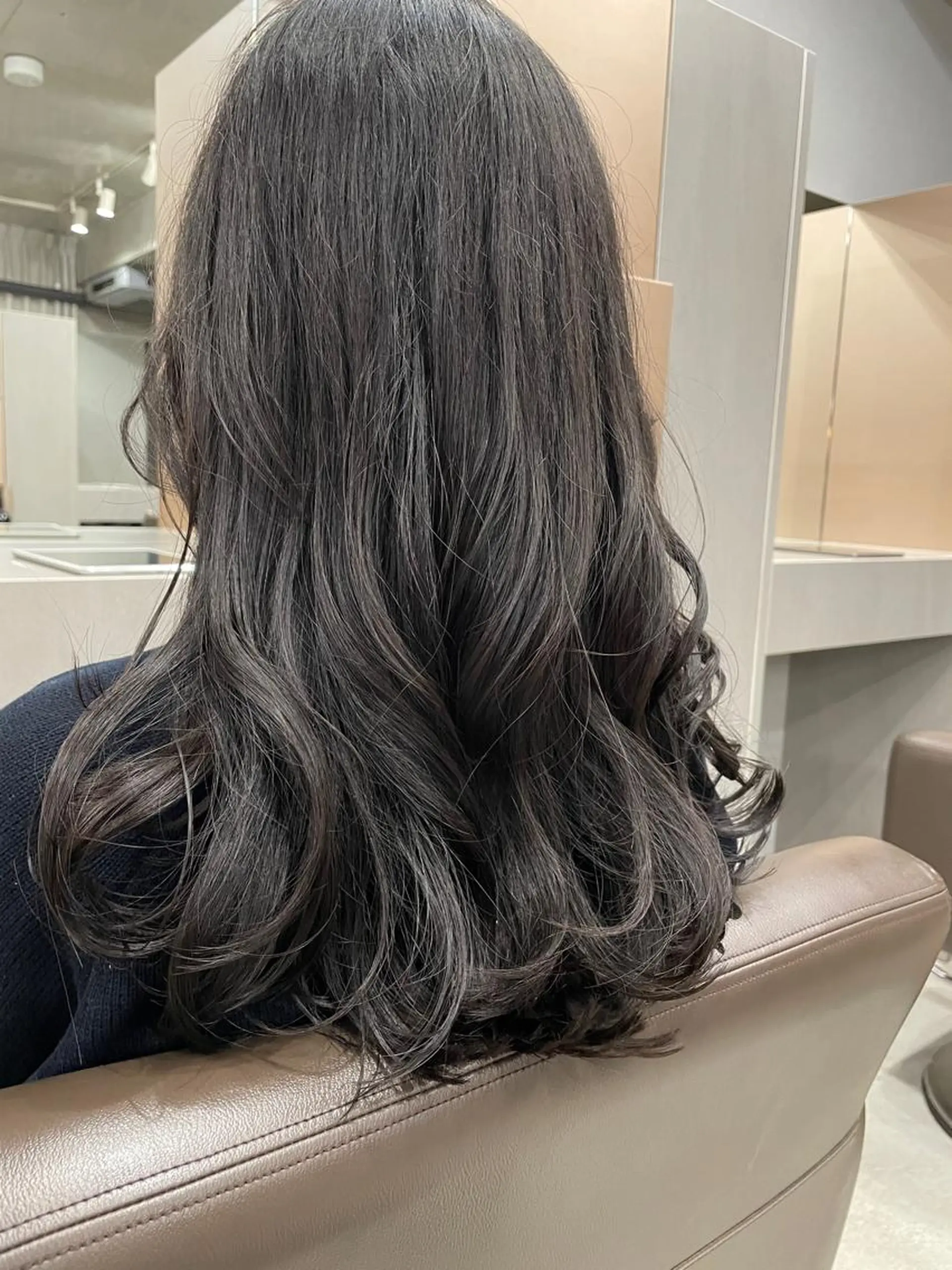 セミロング カラー 吉田一輝 外国人パーマのヘアスタイル