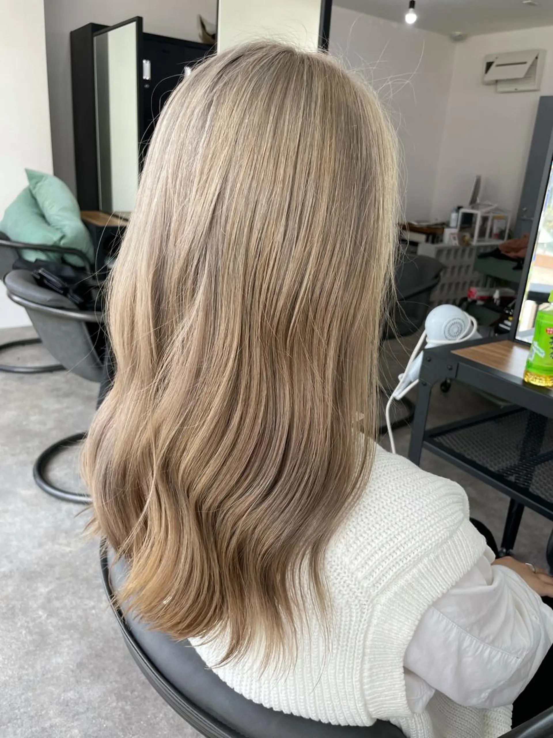 セミロング カラー パーマ ヘアアレンジ メンズ キッズ ネイル マツエク・マツパ メンズバレイヤージュ メンズブリーチ フェードカット メンズハイライト メンズインナーカラー メンズ特化 しゅうへいのヘアスタイル