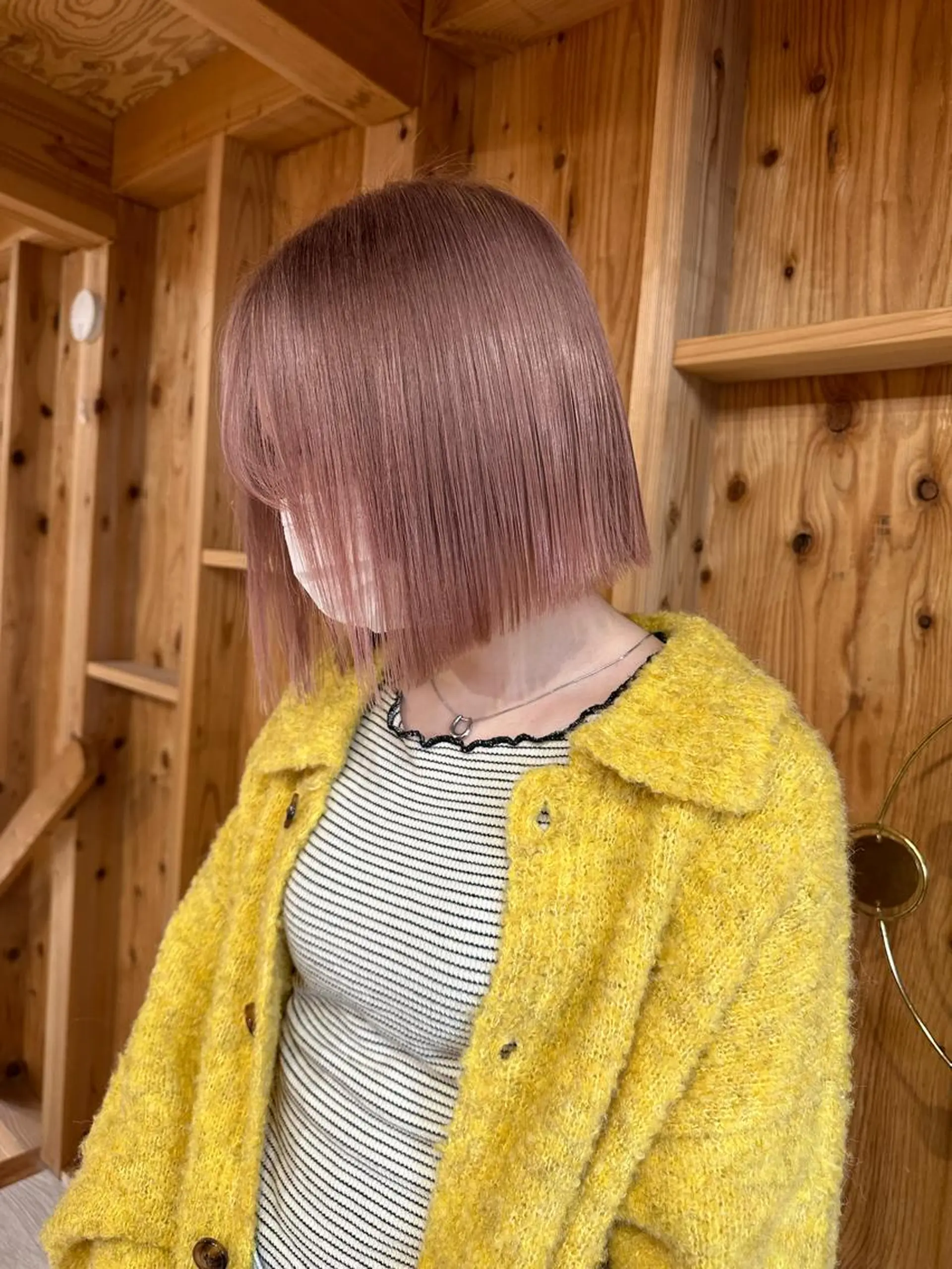 ショート カラー ベージュカラー ハイトーンカラー ピンクカラー ピンクベージュ カット ヘアカラー 伊藤 友香のヘアスタイル