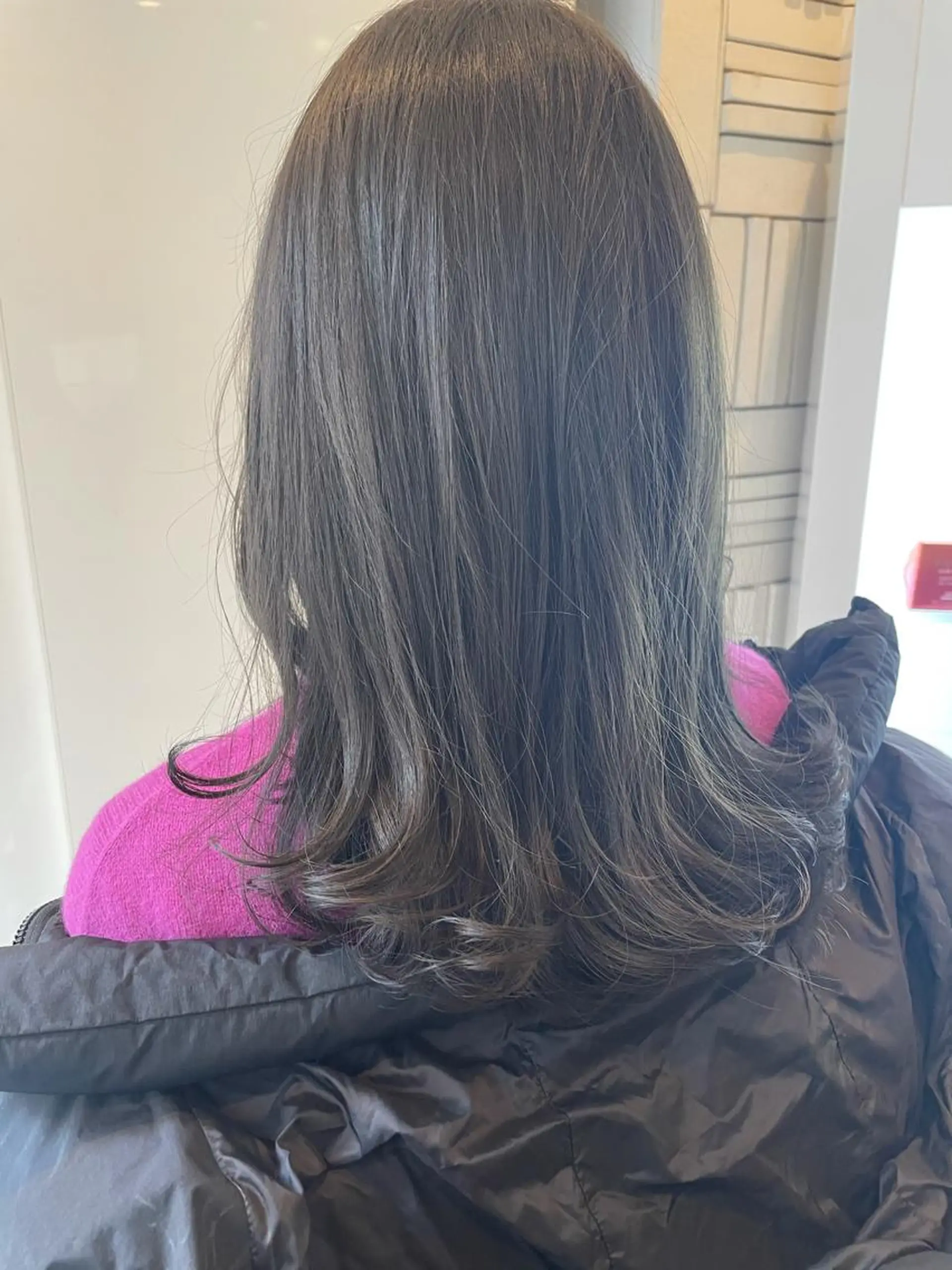 セミロング カラー カット ヘアカラー トリートメント 美髪形成！色素改善！ 秋田　和輝のヘアスタイル