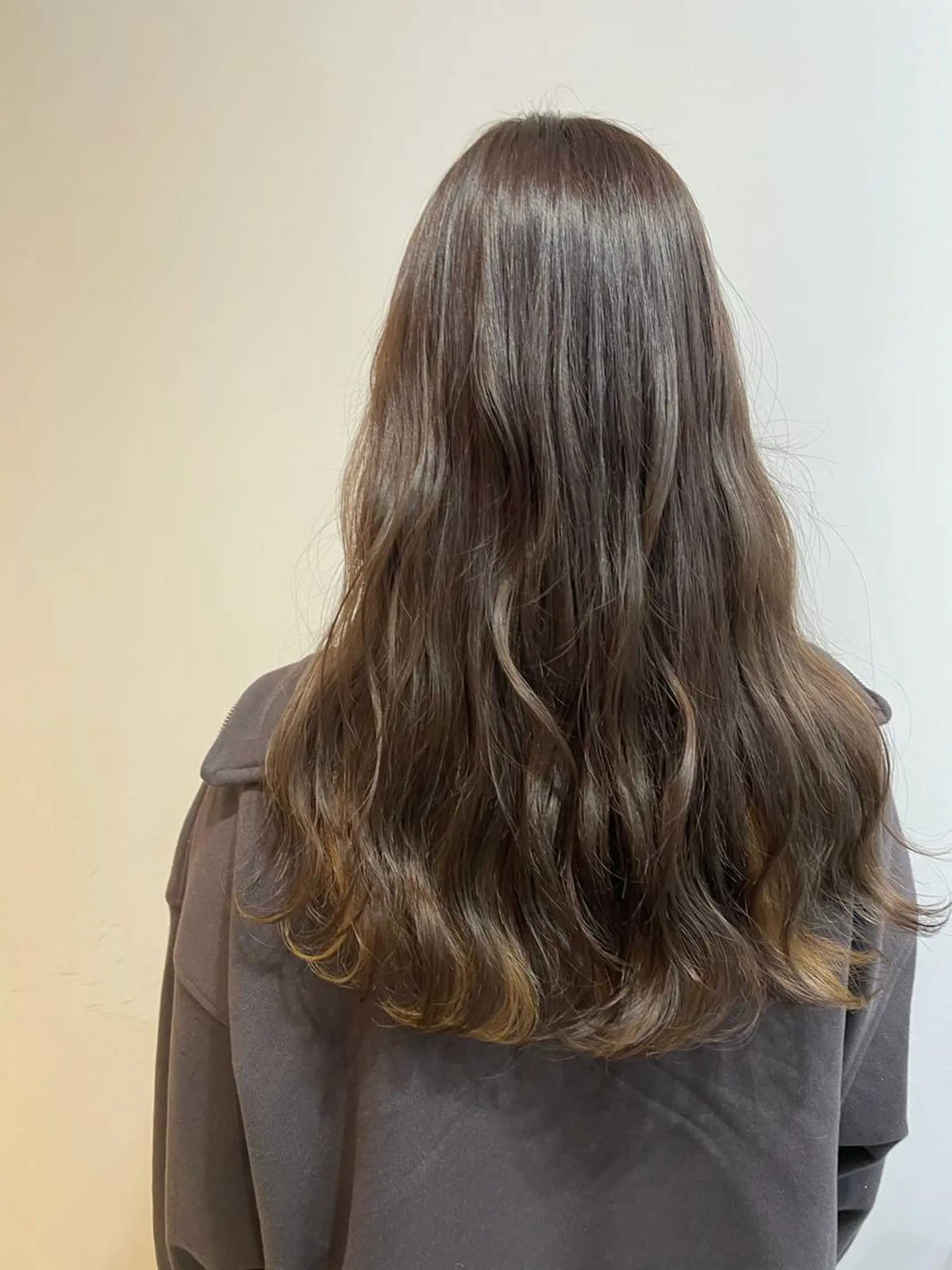 ロング カラー ブリーチ ラベンダーカラー ラベンダーグレー ブリーチなしカラー カット ヘアカラー トリートメント 中目黒🌼 🌼ハナのヘアスタイル