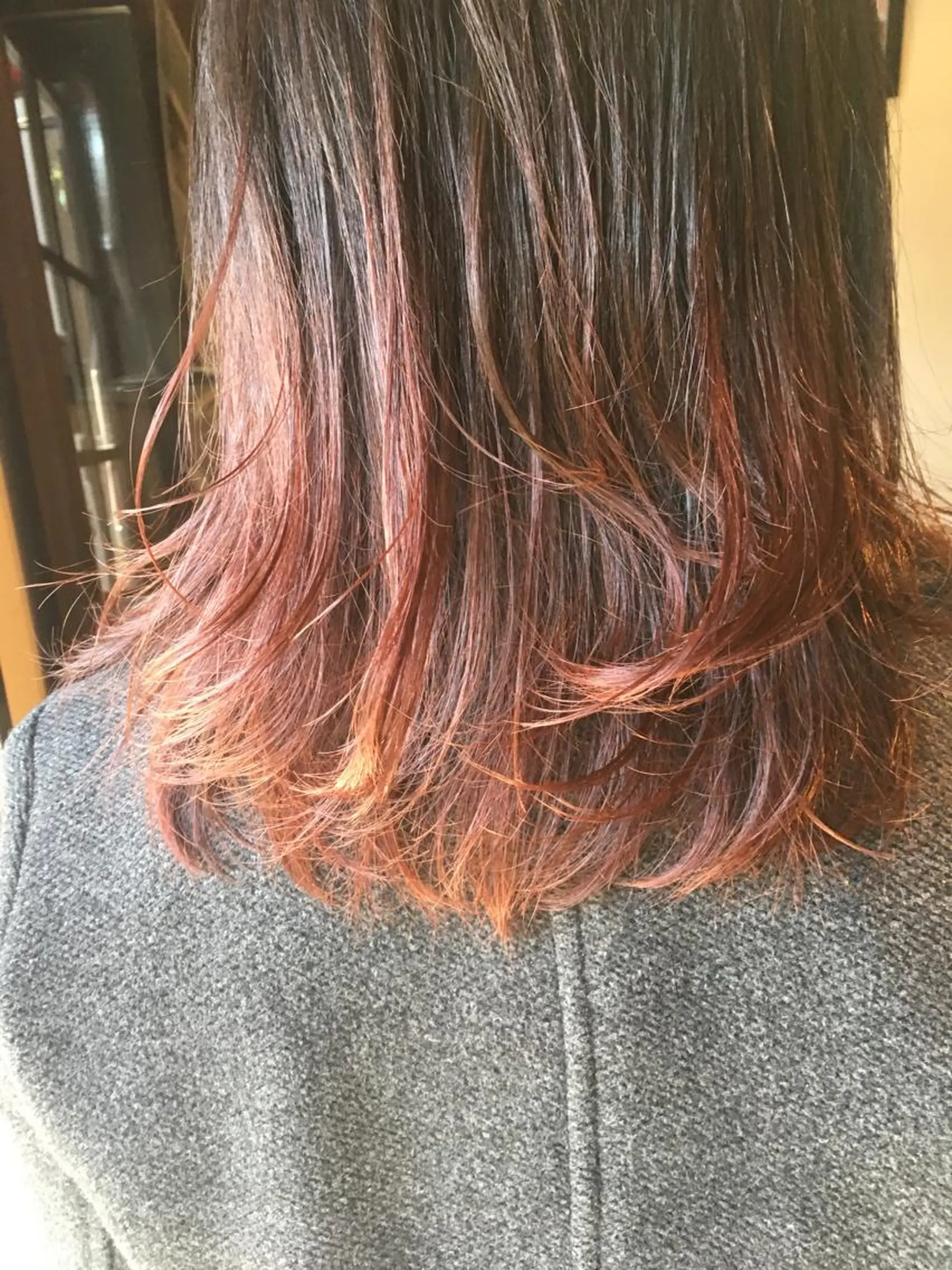 ミディアム カラー ブラウンカラー グラデーションカラー オレンジ オレンジブラウン 吉川 愛美李のヘアスタイル