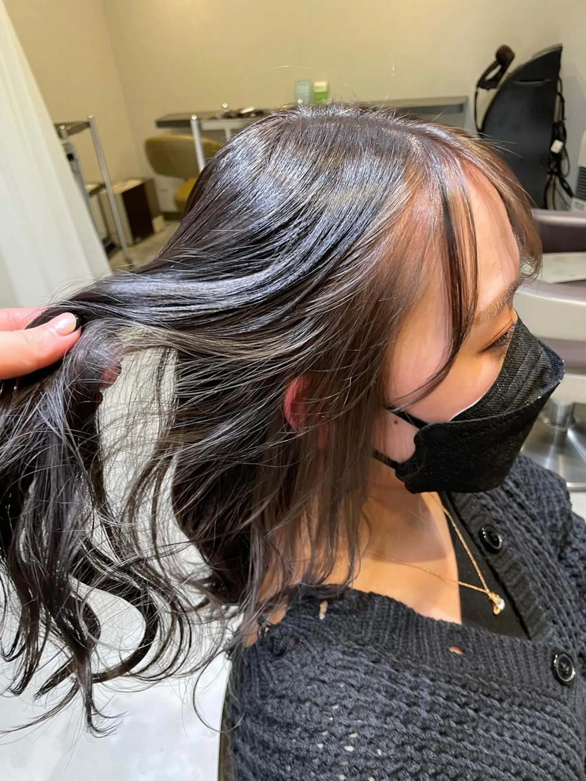 ミディアム 近野 美月のヘアスタイル