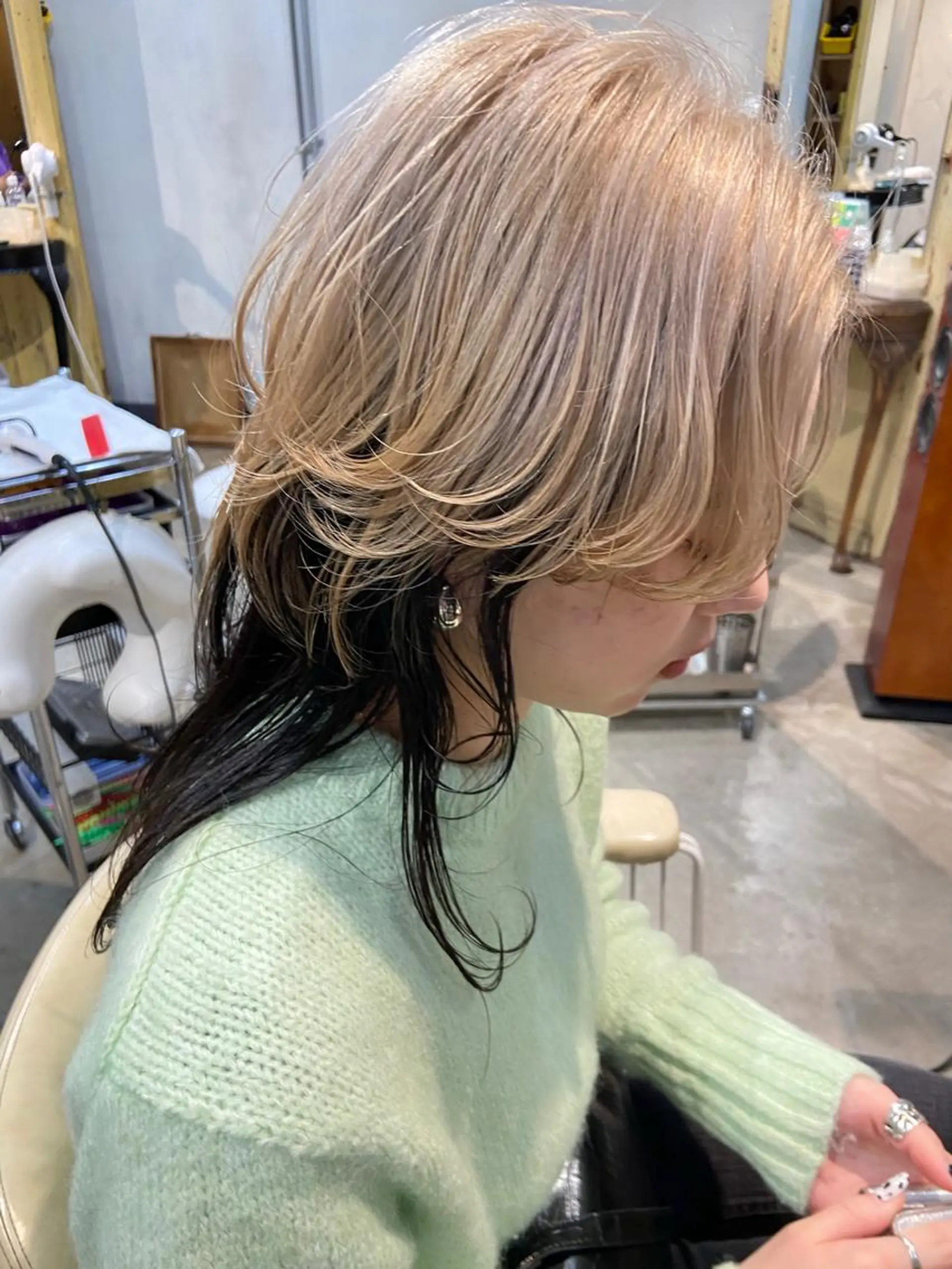 ミディアム カラー ハイライトカラー ハイレイヤー ハイライト レイヤーカット ウルフカット カット ヘアカラー トリートメント SALOWIN所属・ブリーチ🪡 ボブ🐬レイヤーのヘアスタイル