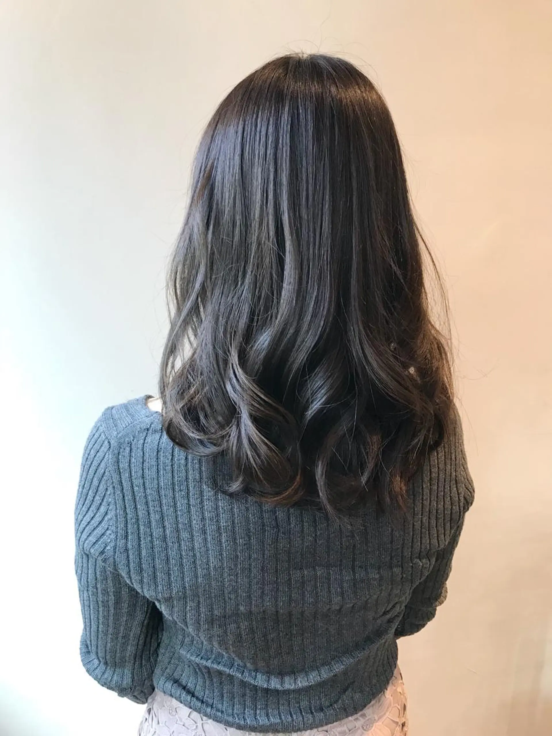 ミディアム カラー ヘアアレンジ アッシュ 小林 佳祐のヘアスタイル