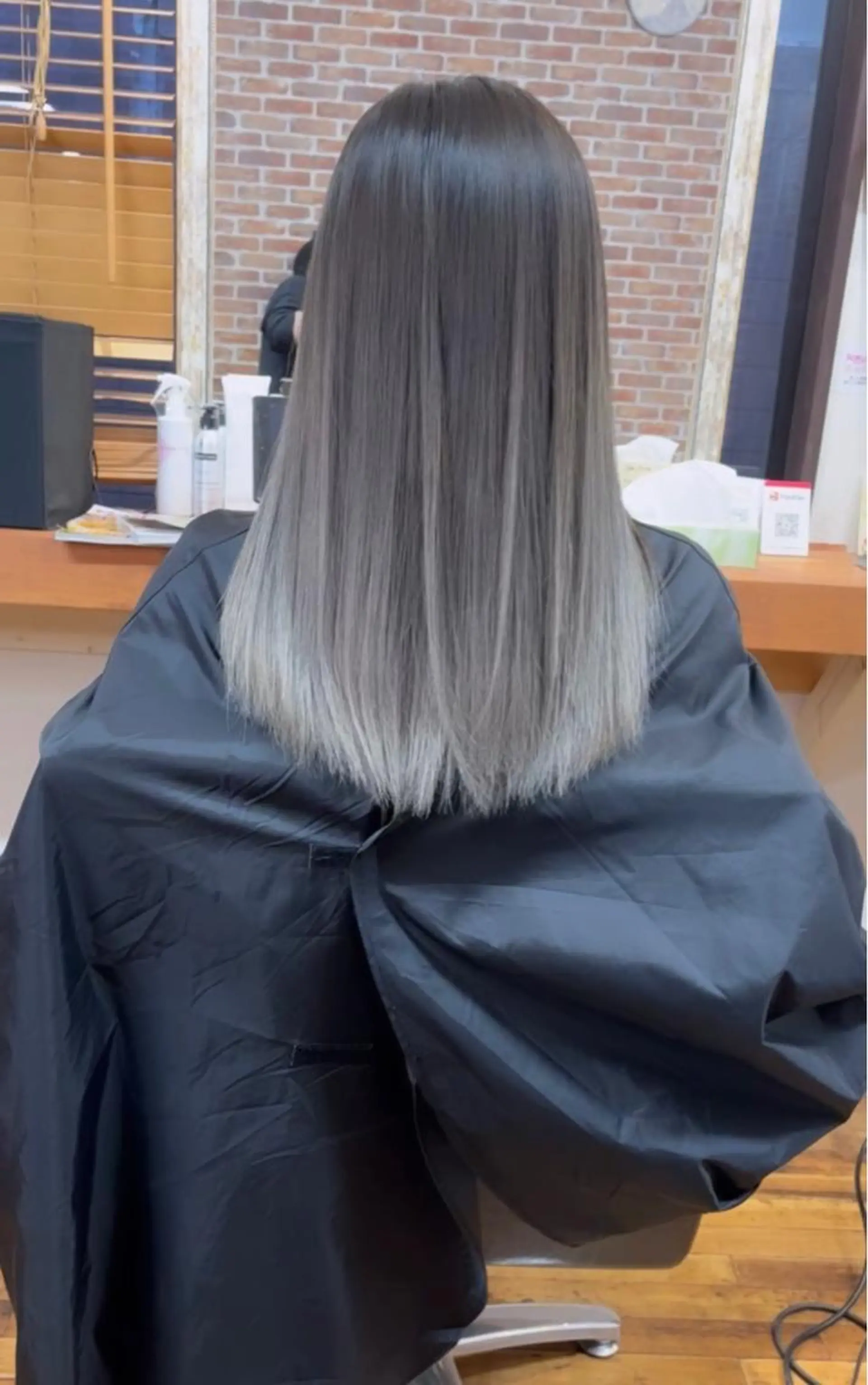 セミロング カラー カット ヘアカラー トリートメント さいとう つかさのヘアスタイル