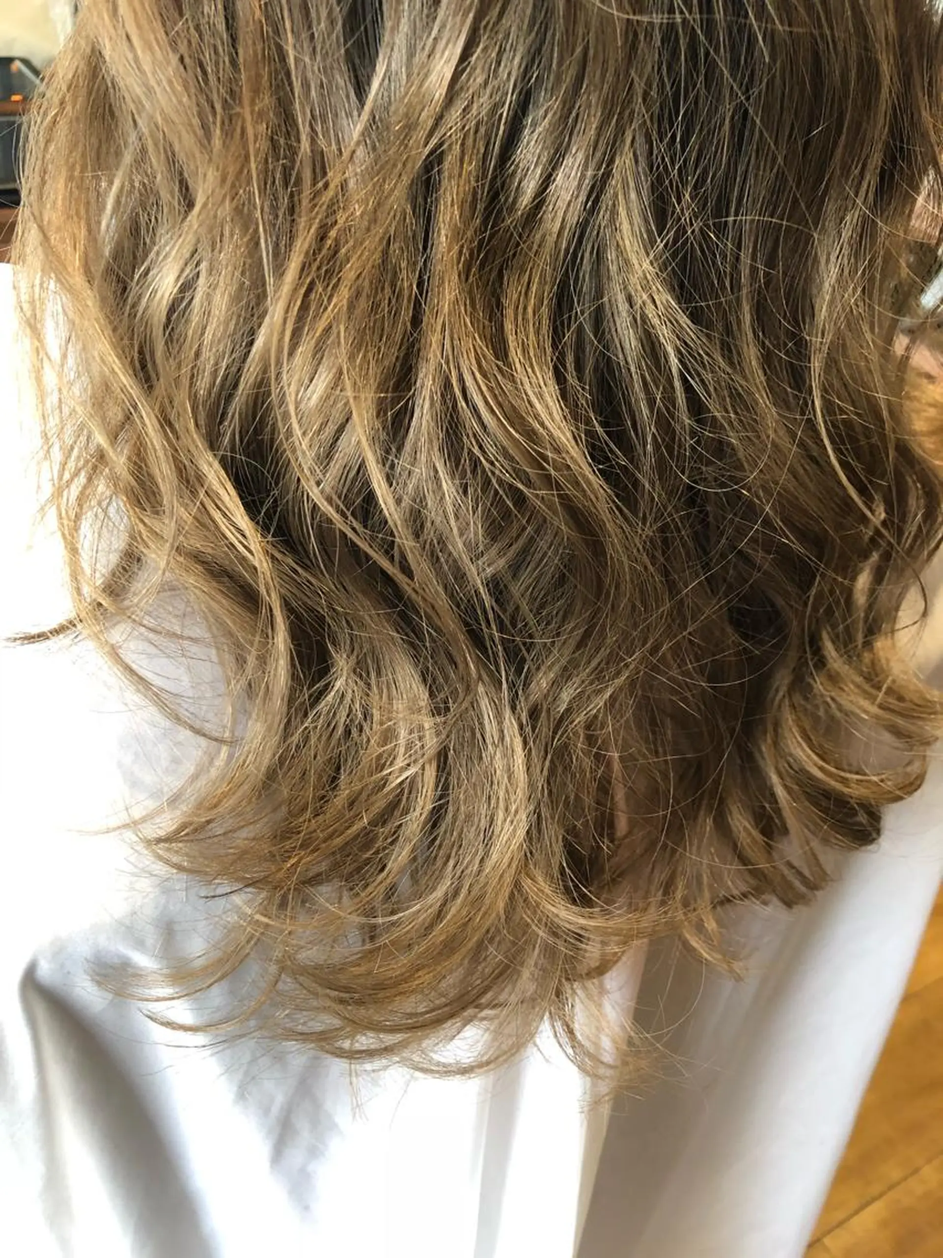 ロング カラー あらい なつみのヘアスタイル