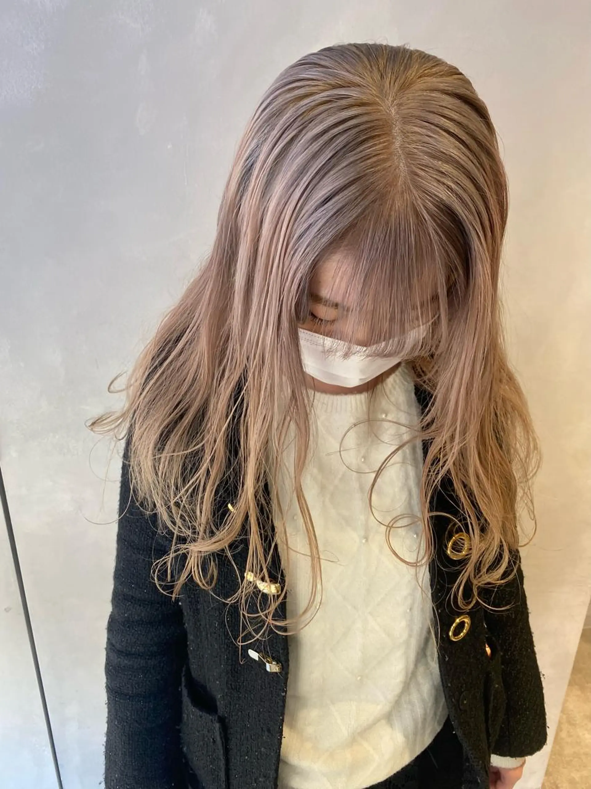 ロング カラー nishido ハイライト/パーマのヘアスタイル