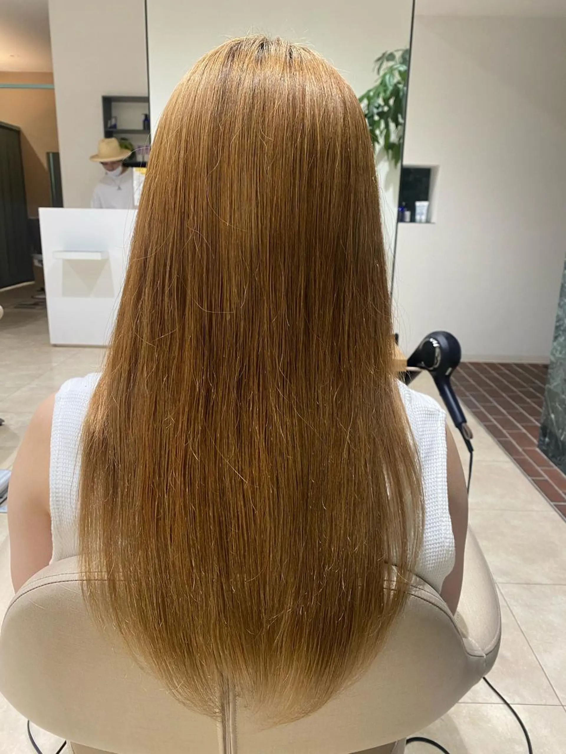 ロング 髪質改善 酸性ストレート タナカ レイヤのヘアスタイル