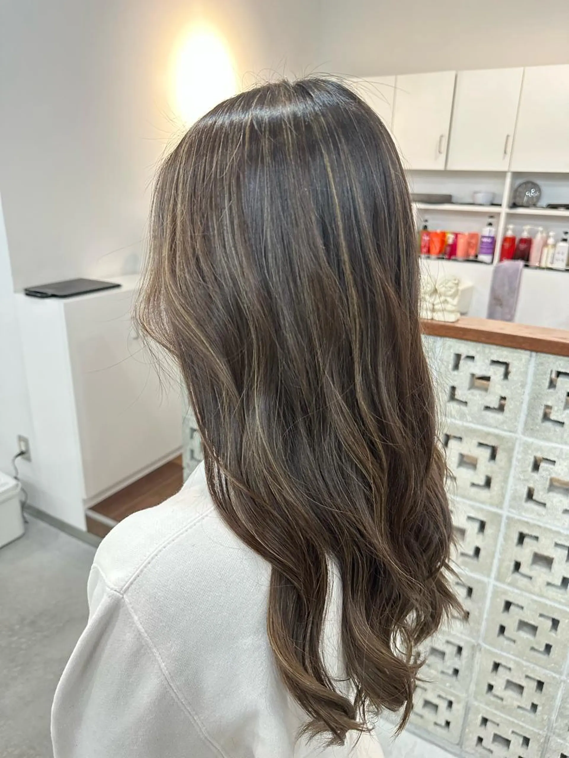 ロング カラー ハイライトカラー ハイライト カイリ /レイヤーカットのヘアスタイル
