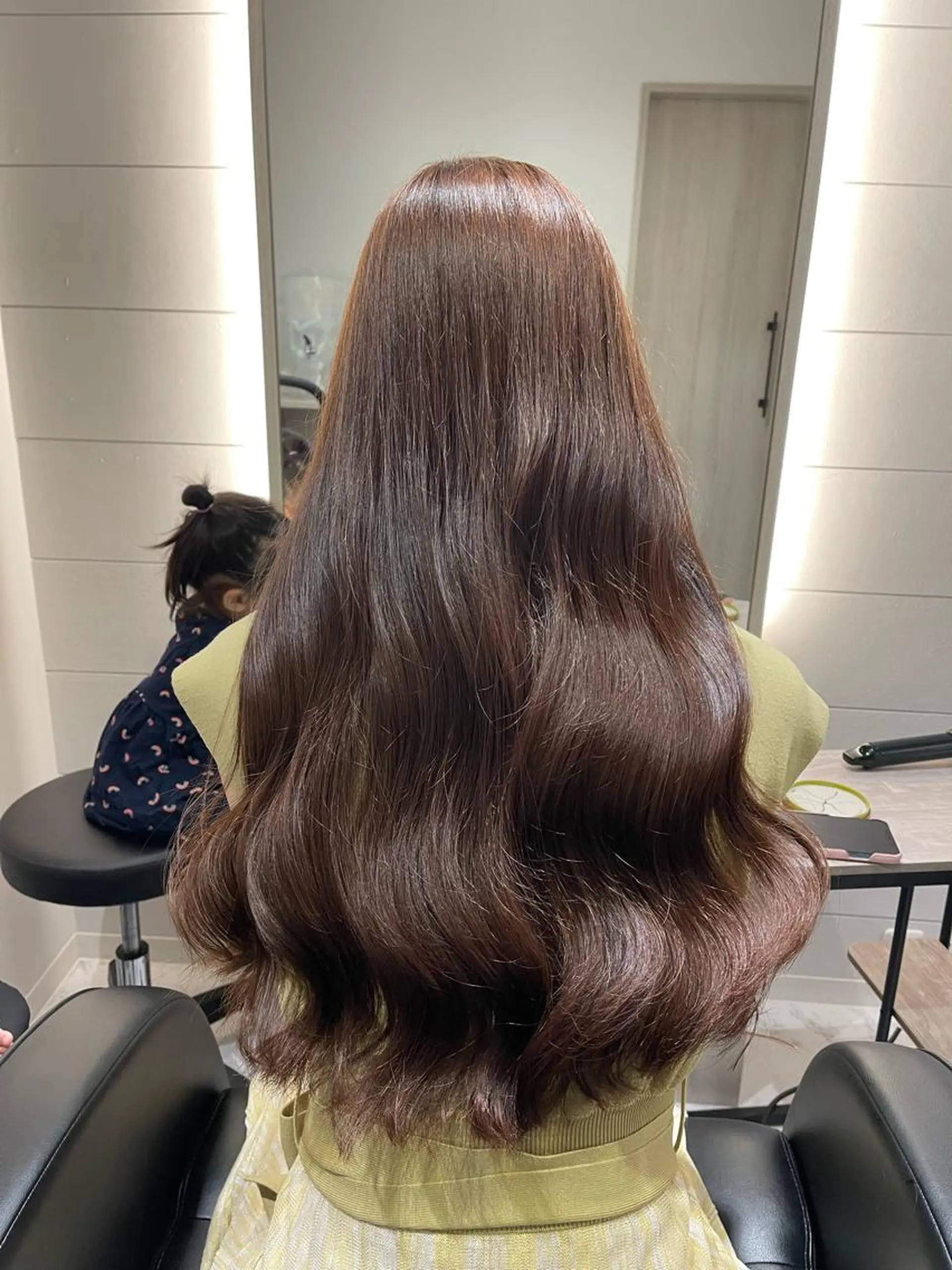 ロング カラー ヘアカラー トリートメント emi/髪質改善/ 韓国風/艶カラーのヘアスタイル