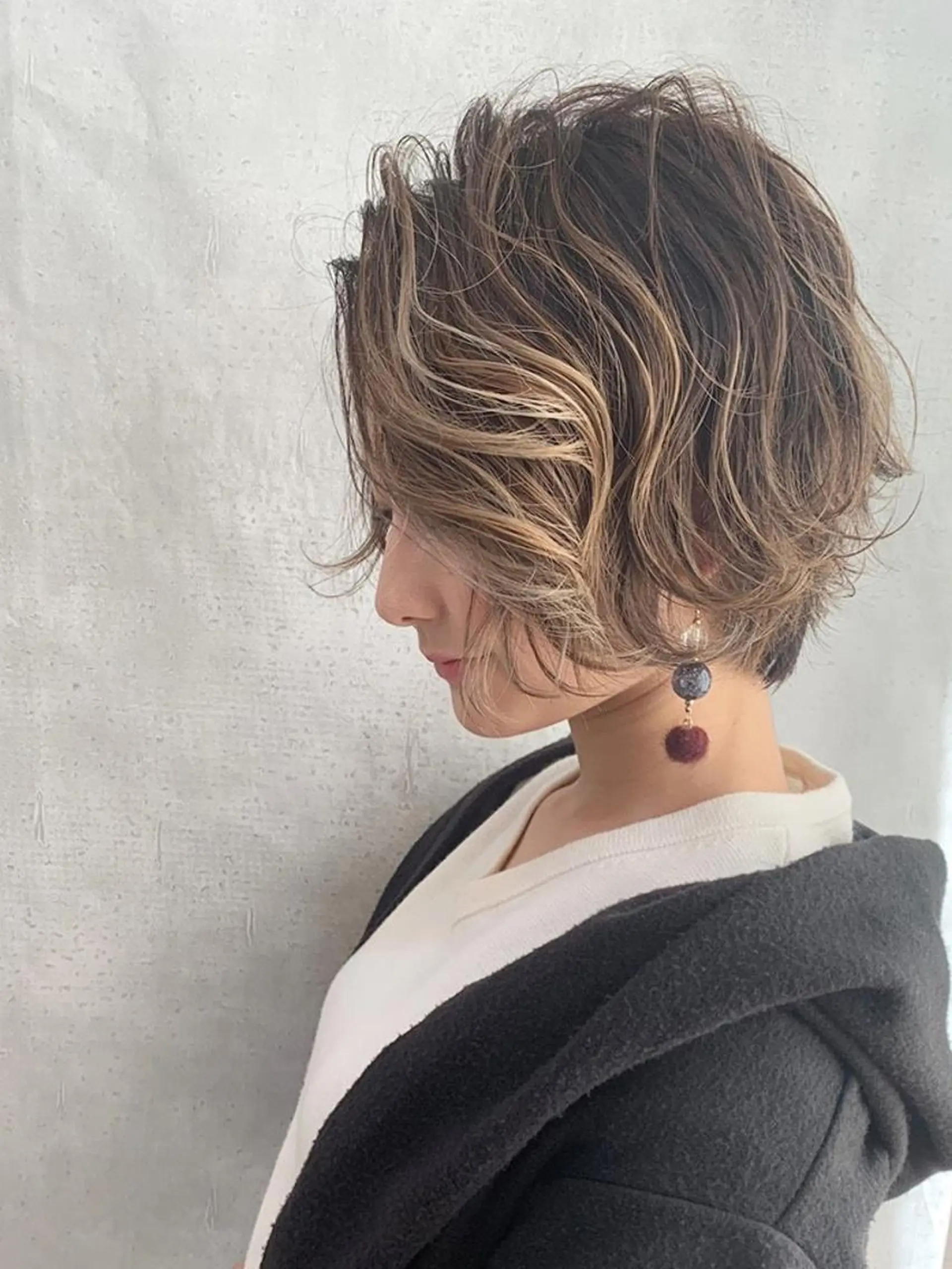 ショート カラー アディクシーカラー ブリーチ ケアブリーチ ダブルカラー ハイライトカラー MOU namba ムウナンバのヘアスタイル