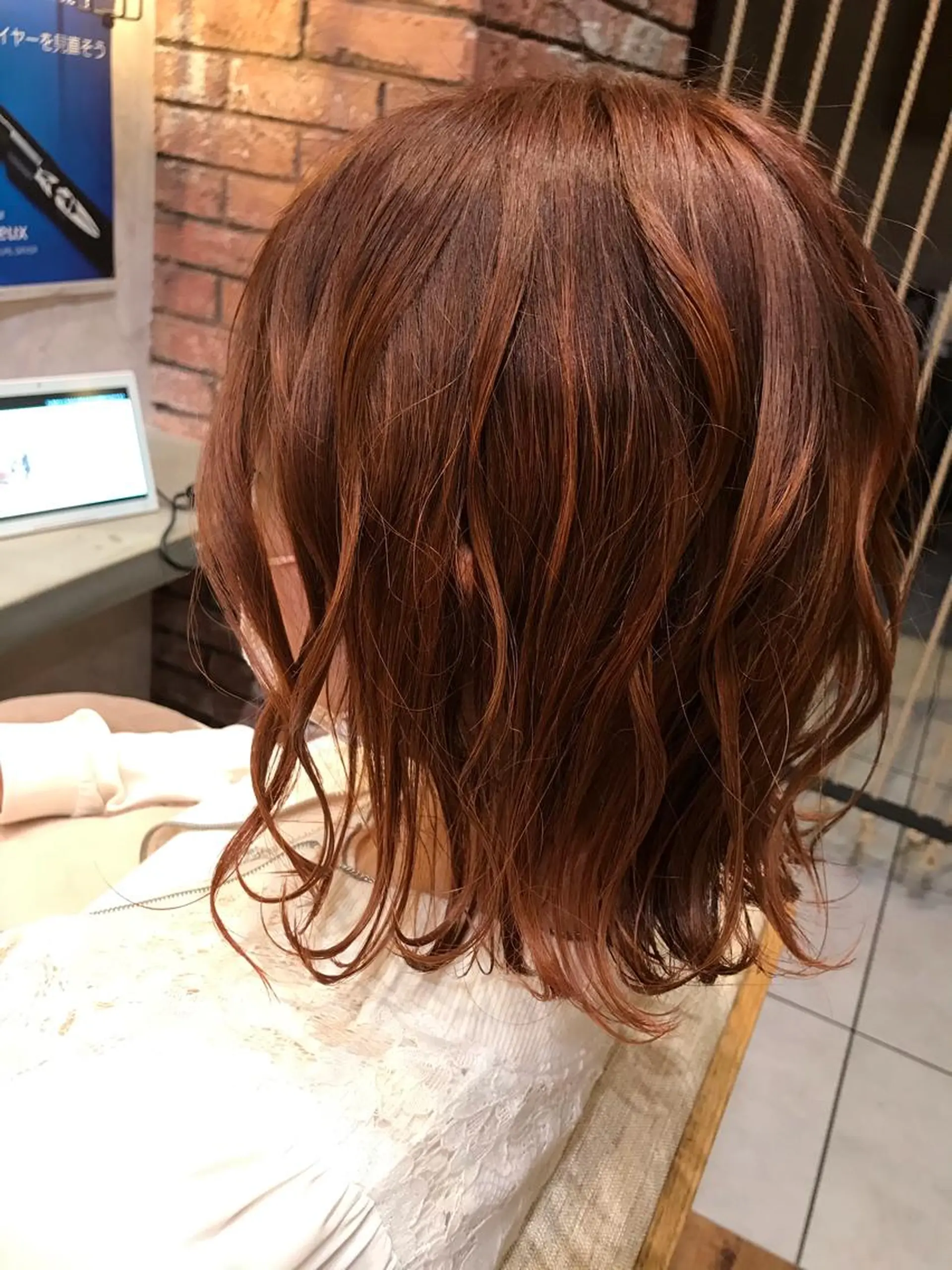 ミディアム カラー ヘアアレンジ オレンジ 三條場 彩夏のヘアスタイル