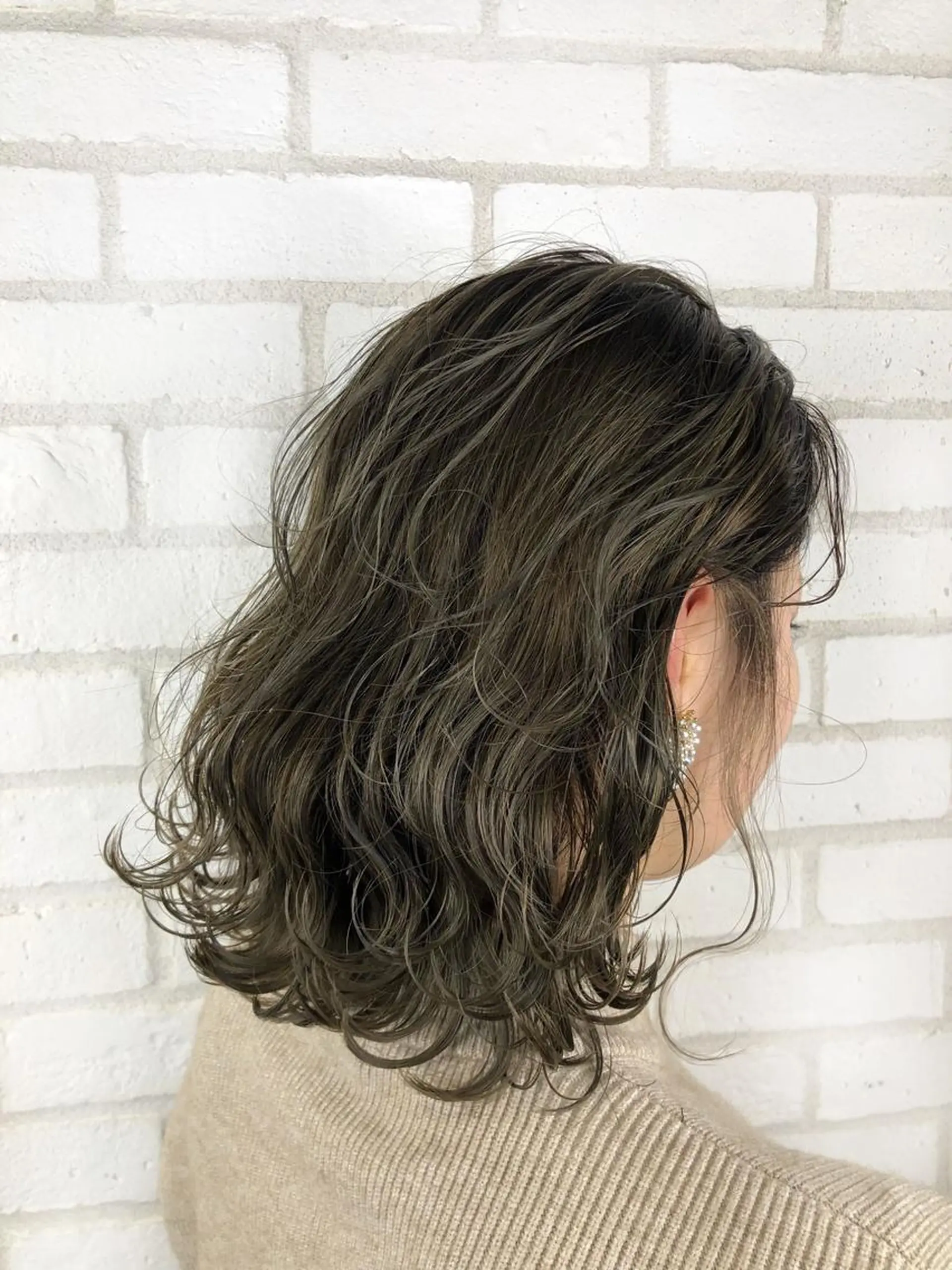 カラー ハイライトカラー takumi Hのヘアスタイル