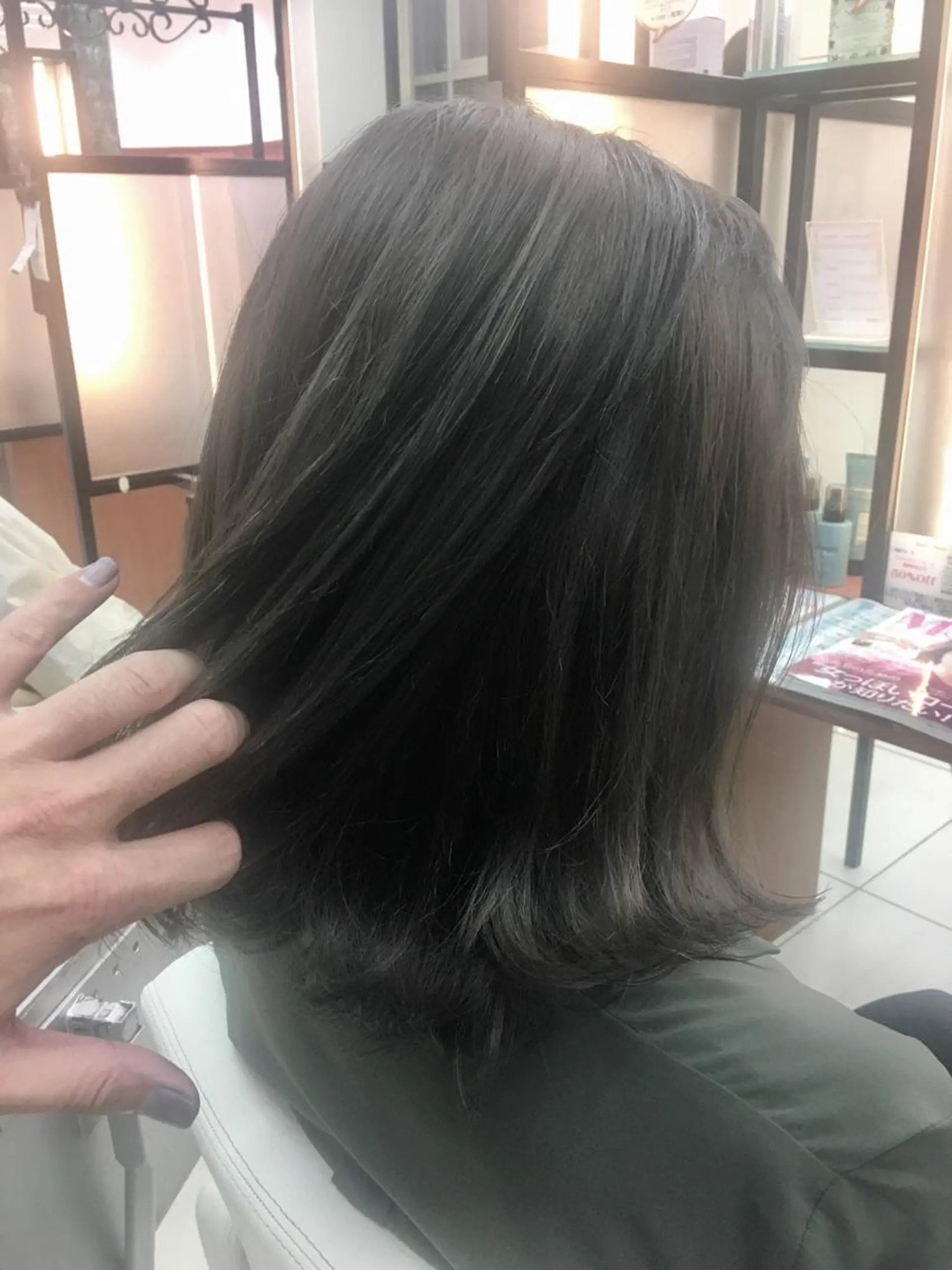 カラー グレージュ イルミナカラー 外国人風カラー 縮毛矯正 N° jillva ♦️川端裕司♦️のヘアスタイル