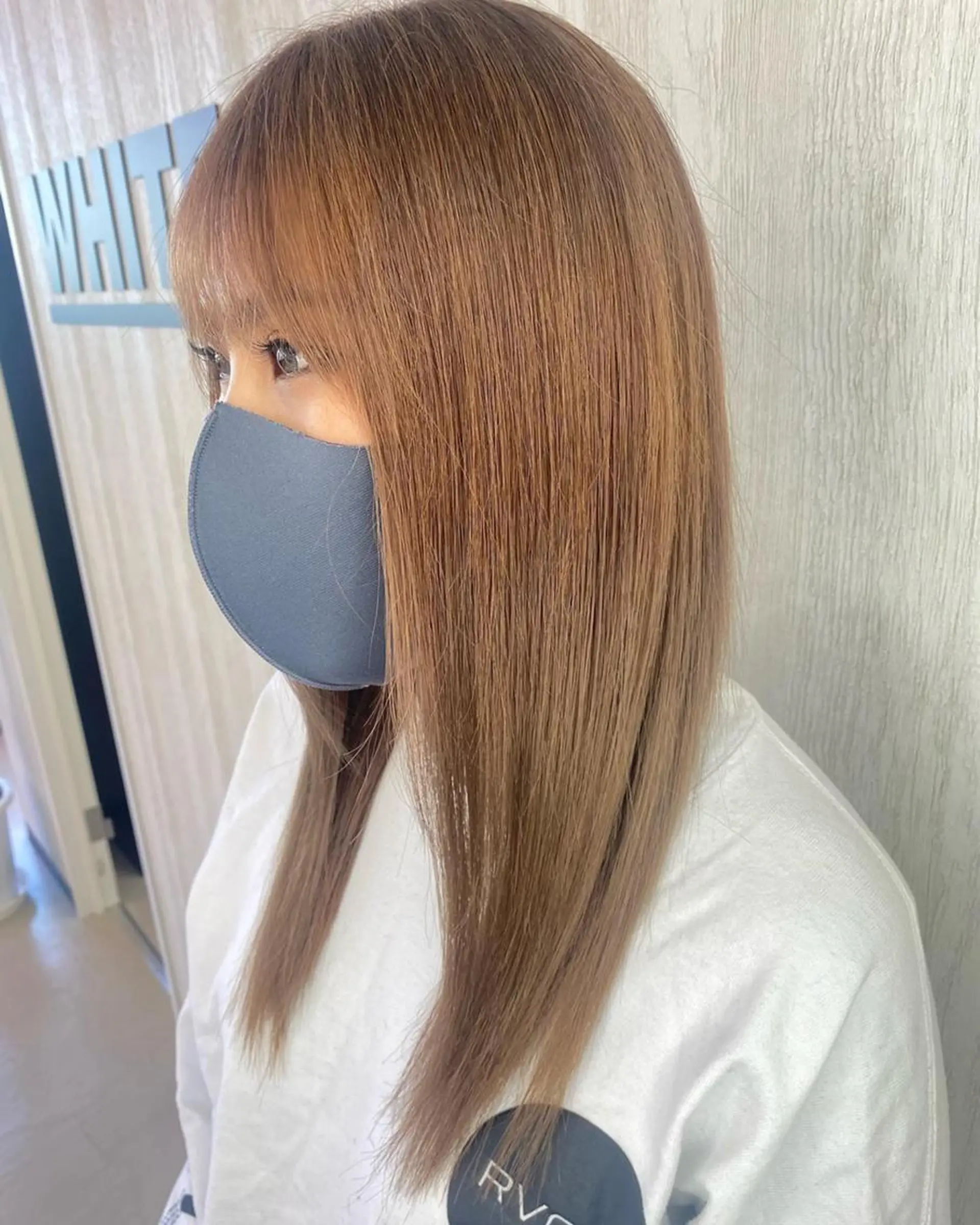 ロング カラー アッシュ ベージュカラー ハイトーンカラー UNDER vr 【アンダーバー】のヘアスタイル