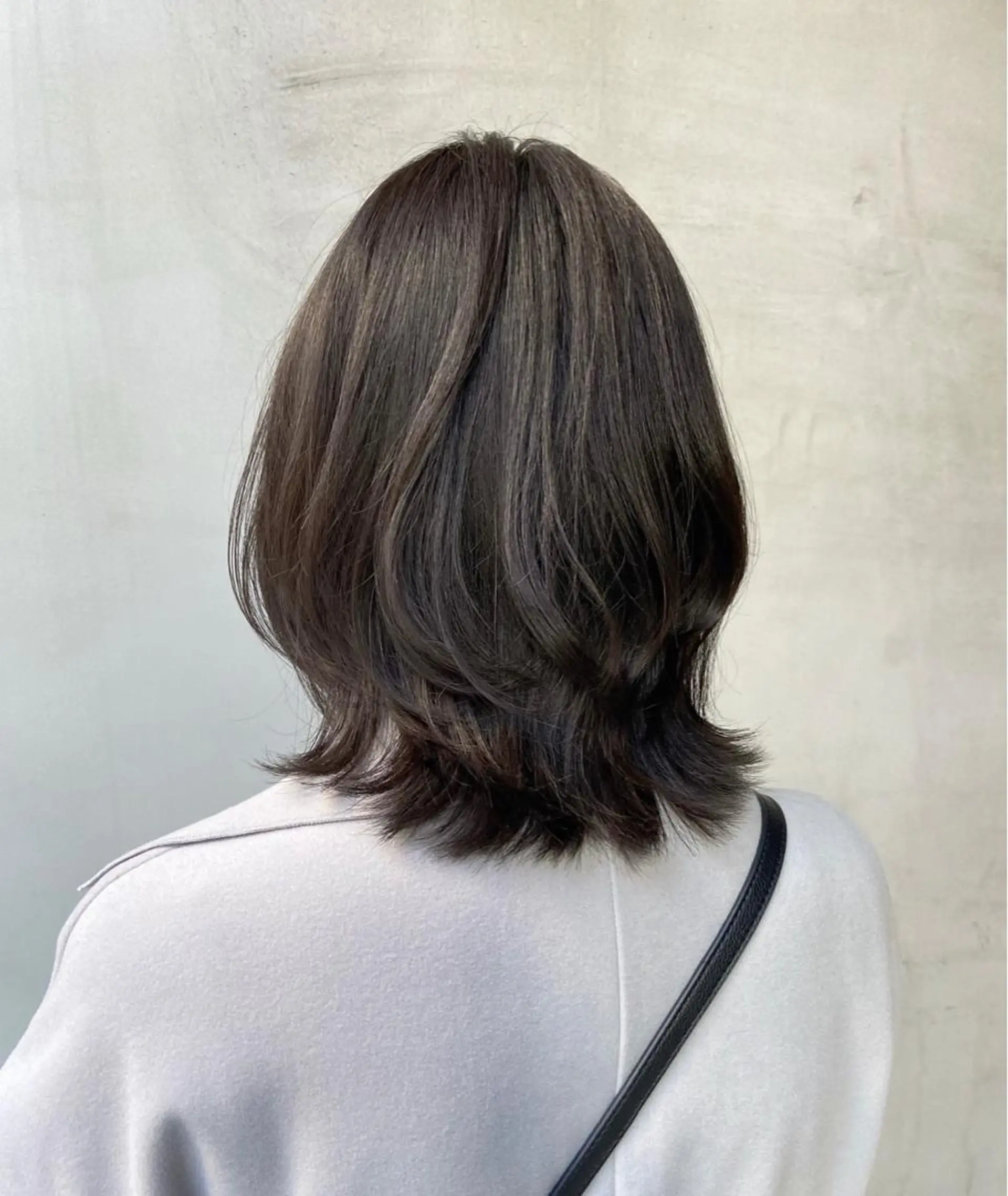 ミディアム shiori ﾍﾞｰｼﾞｭｶﾗｰのヘアスタイル