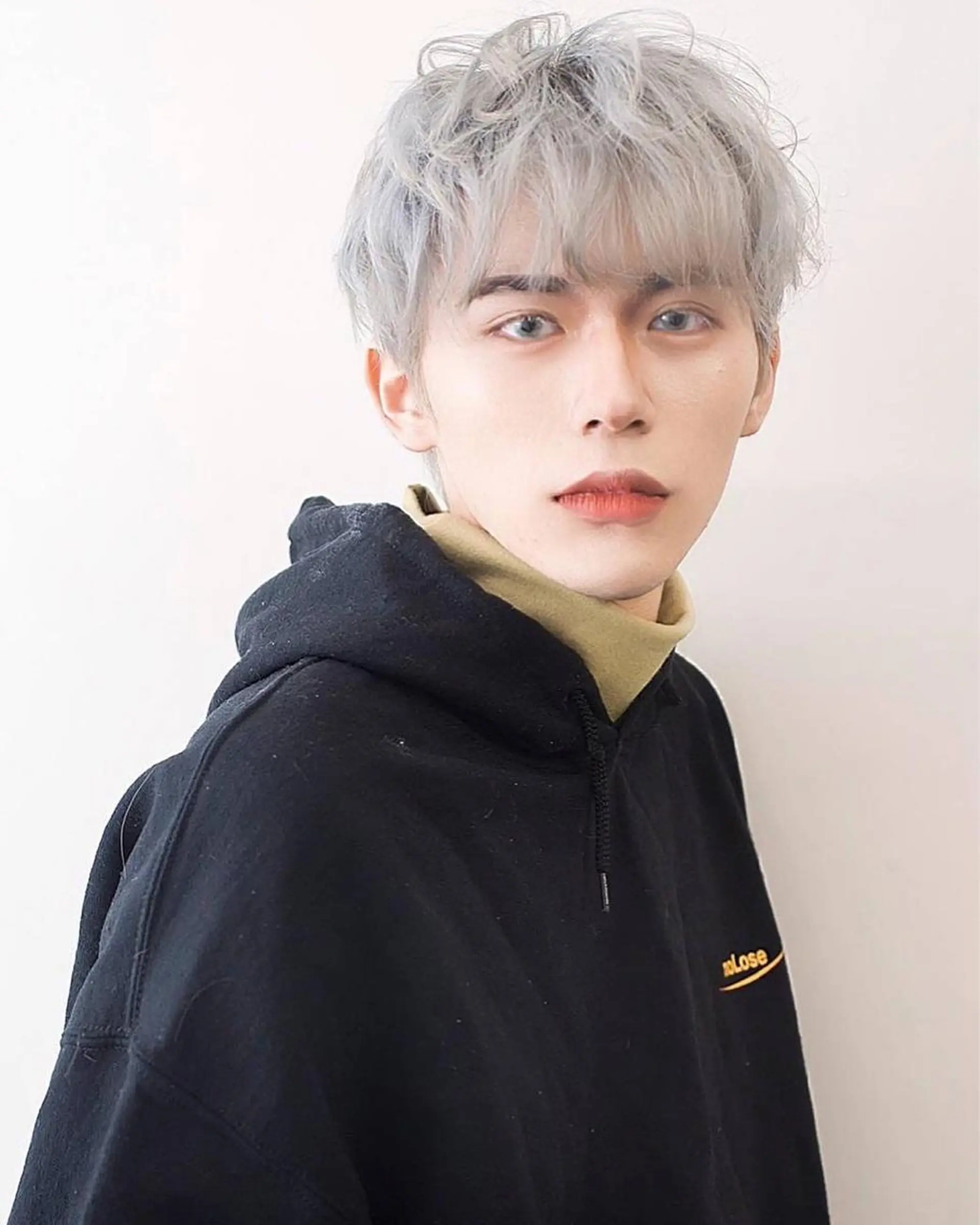 ショート カラー 千葉 慎也のヘアスタイル