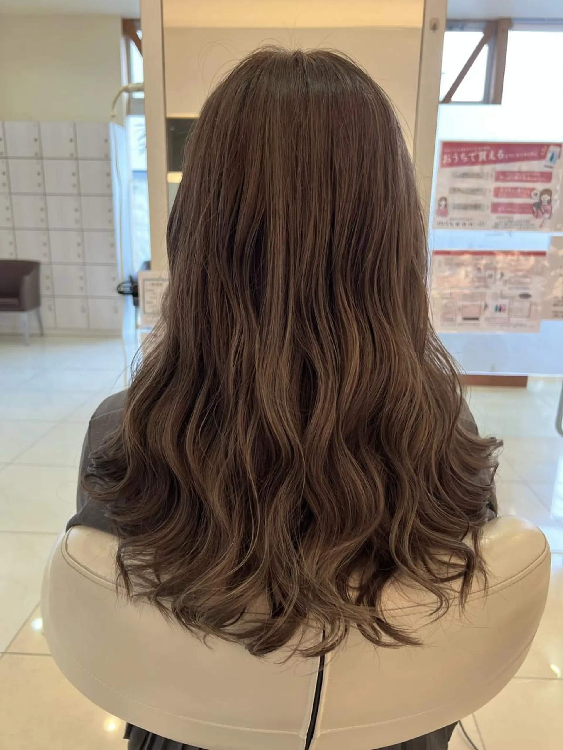 ロング ヘアカラー 牧野 佳樹のヘアスタイル