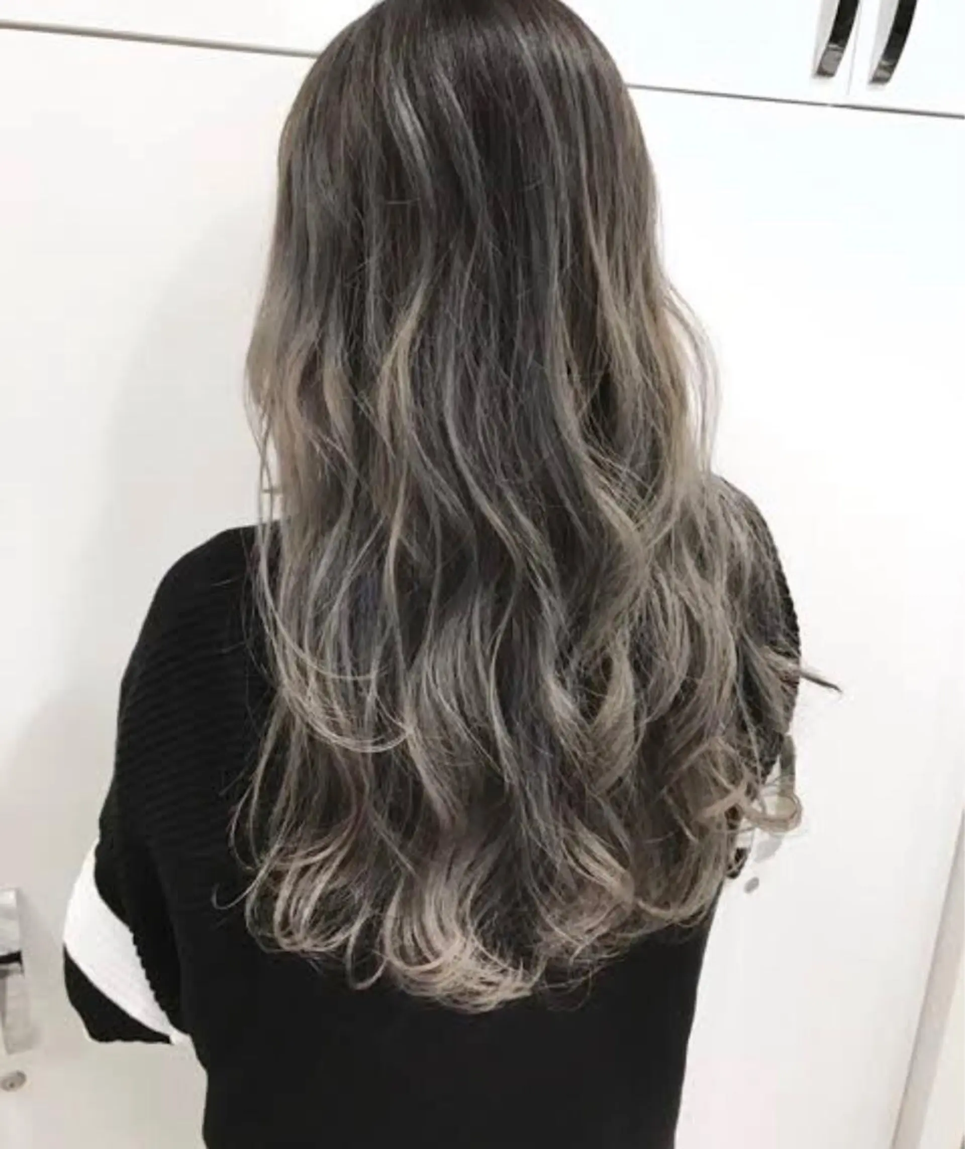 カラー 小笠原 愛美のヘアスタイル