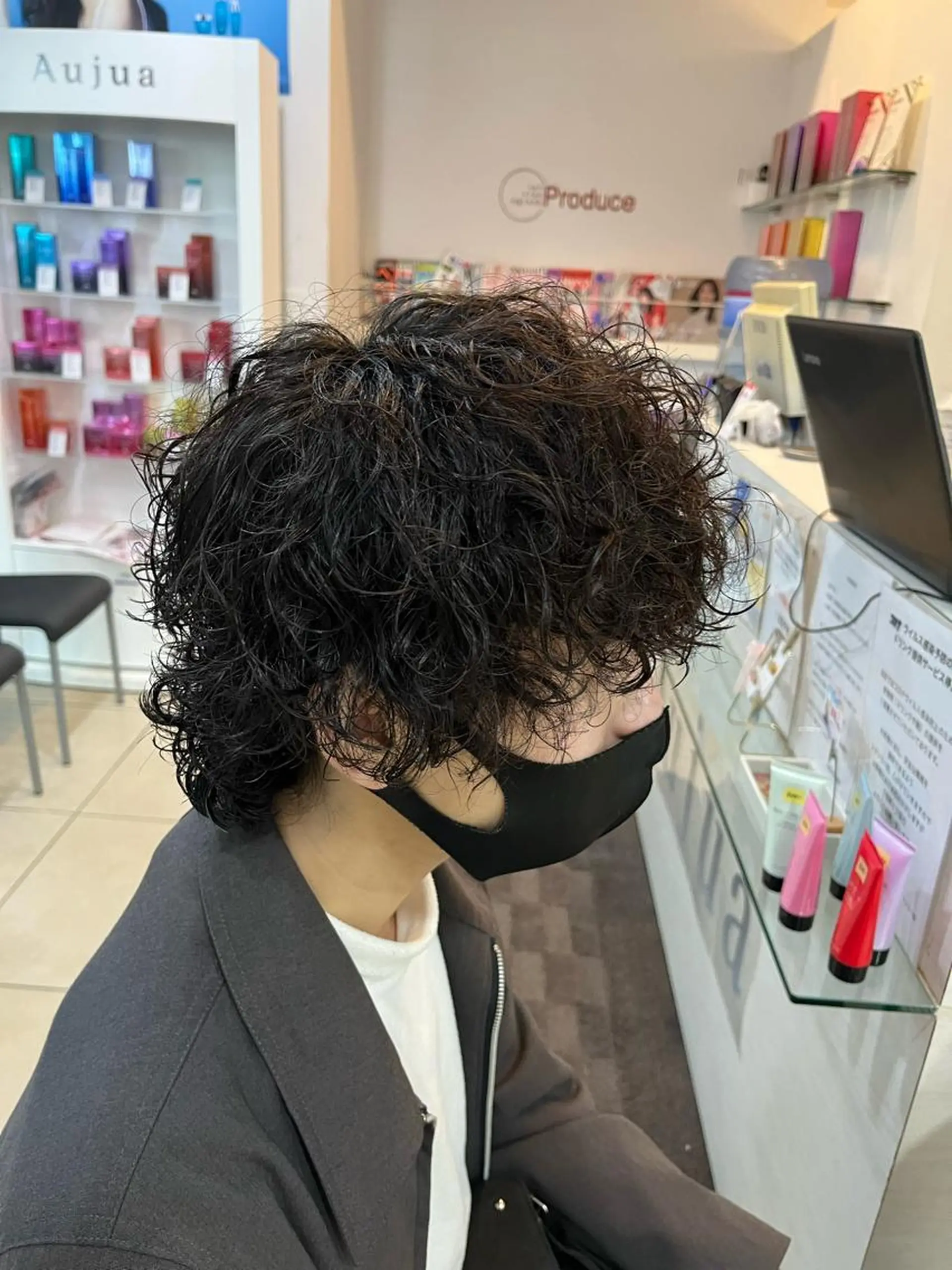 ミディアム パーマ メンズ ミディアムパーマ メンズパーマ プードルパーマ プードルパーマ カット パーマ 韓国メンズヘア/ 毛流れヘア　須田龍世のヘアスタイル