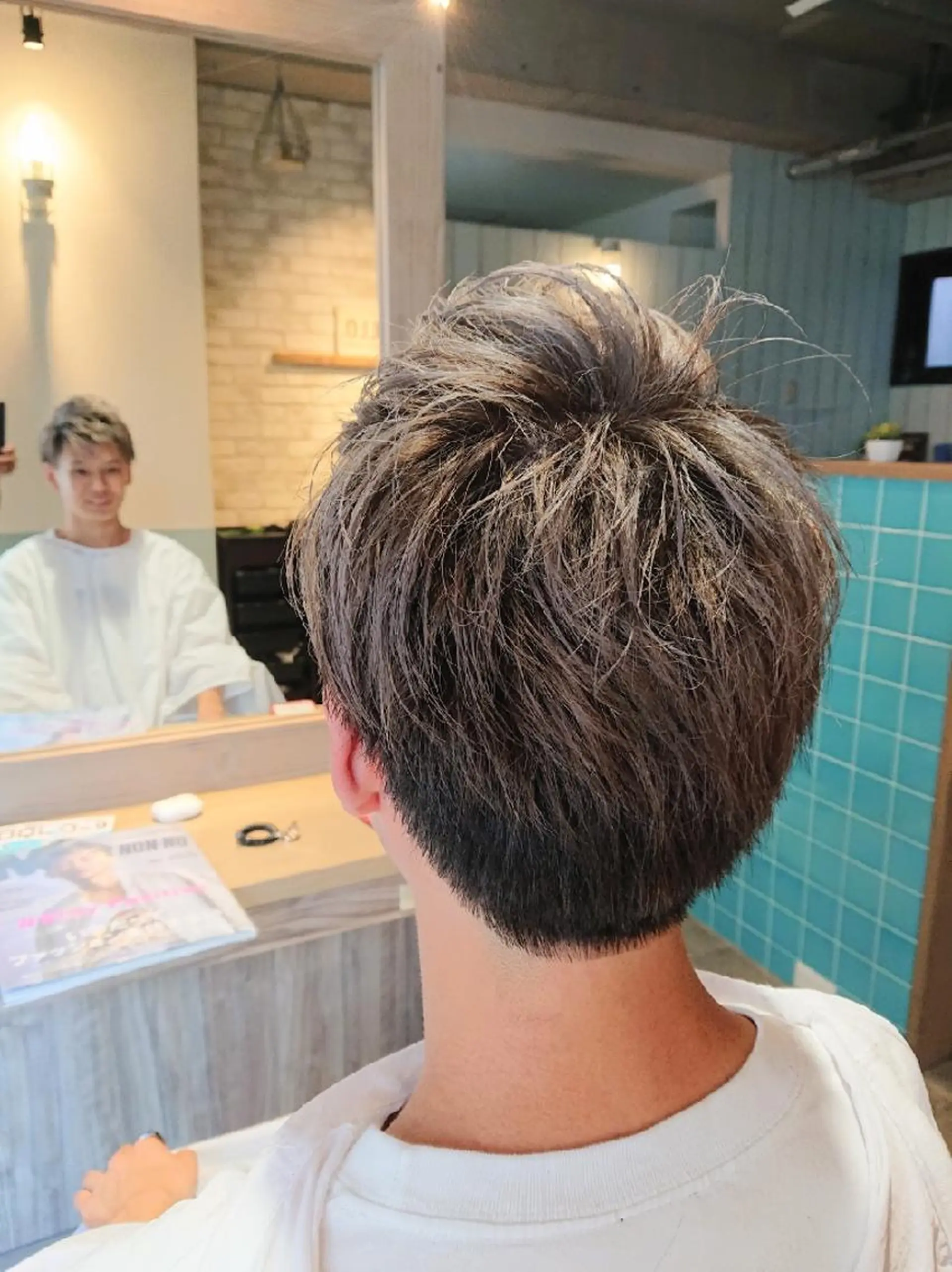 カラー メンズ メンズブリーチ ブリーチ シルバー alushe 岡 陽子のヘアスタイル