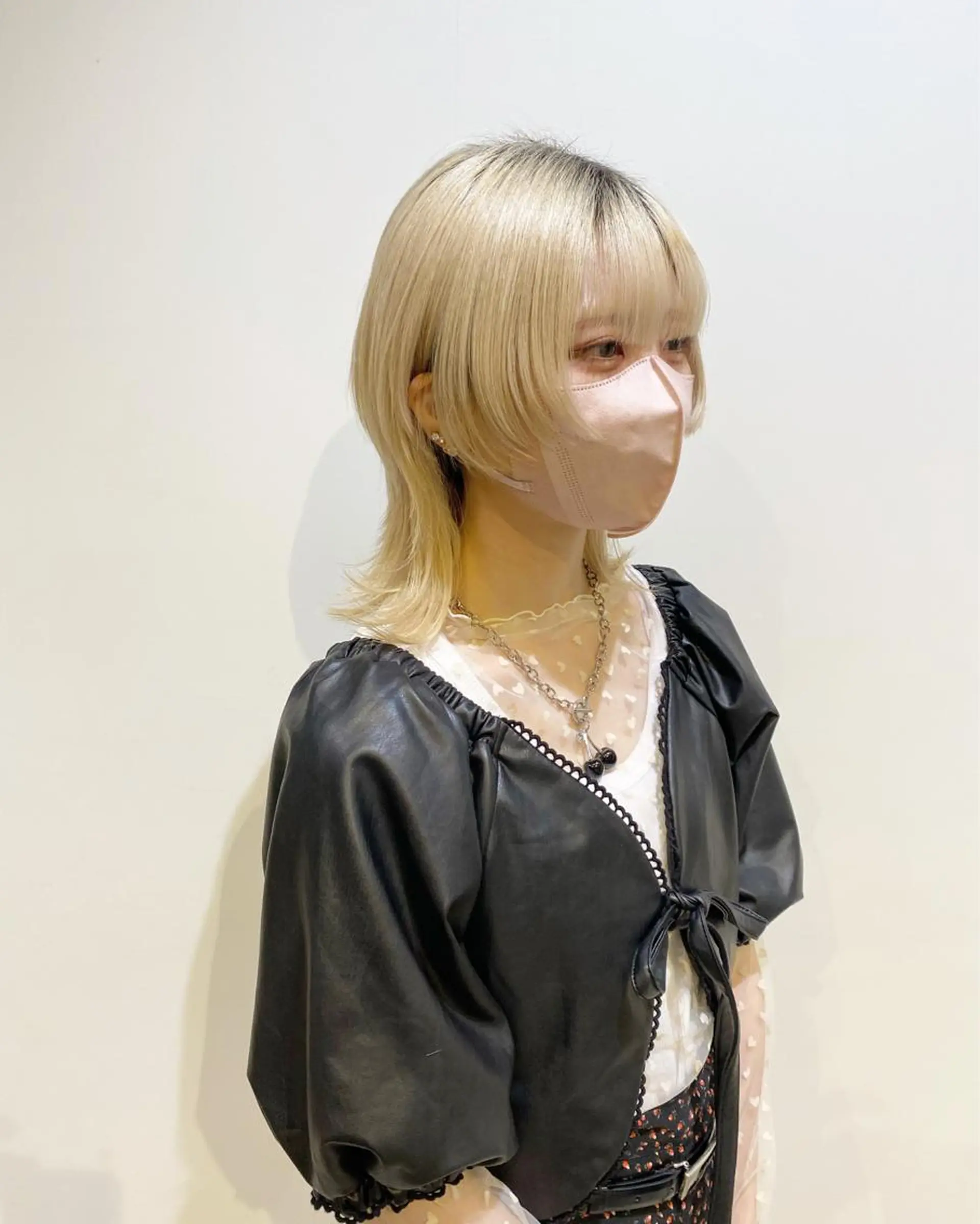 ミディアム 大阪ウルフカット ハッシュカットのヘアスタイル