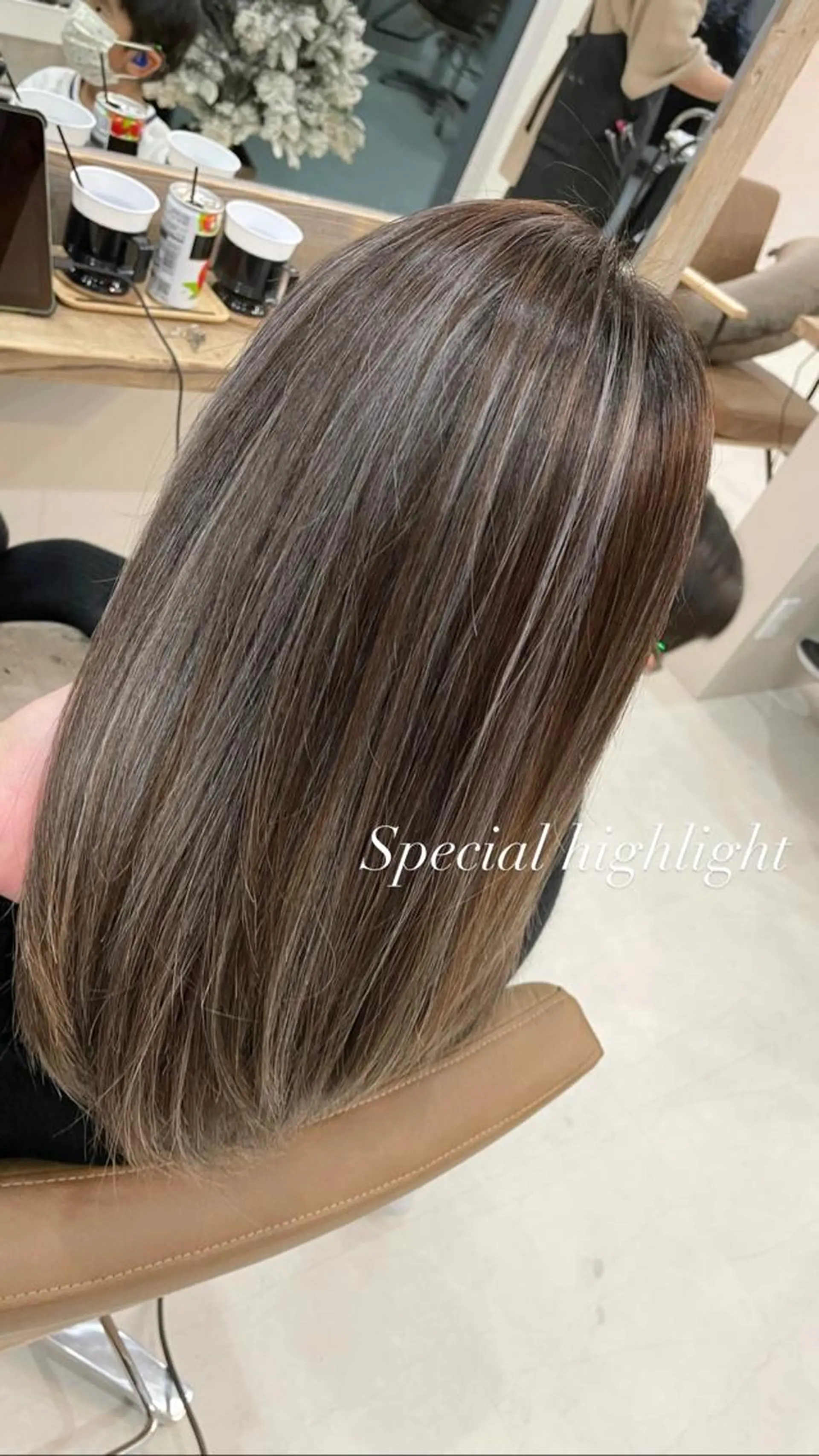 セミロング ヘアカラー 鈴木 妃帆未のヘアスタイル