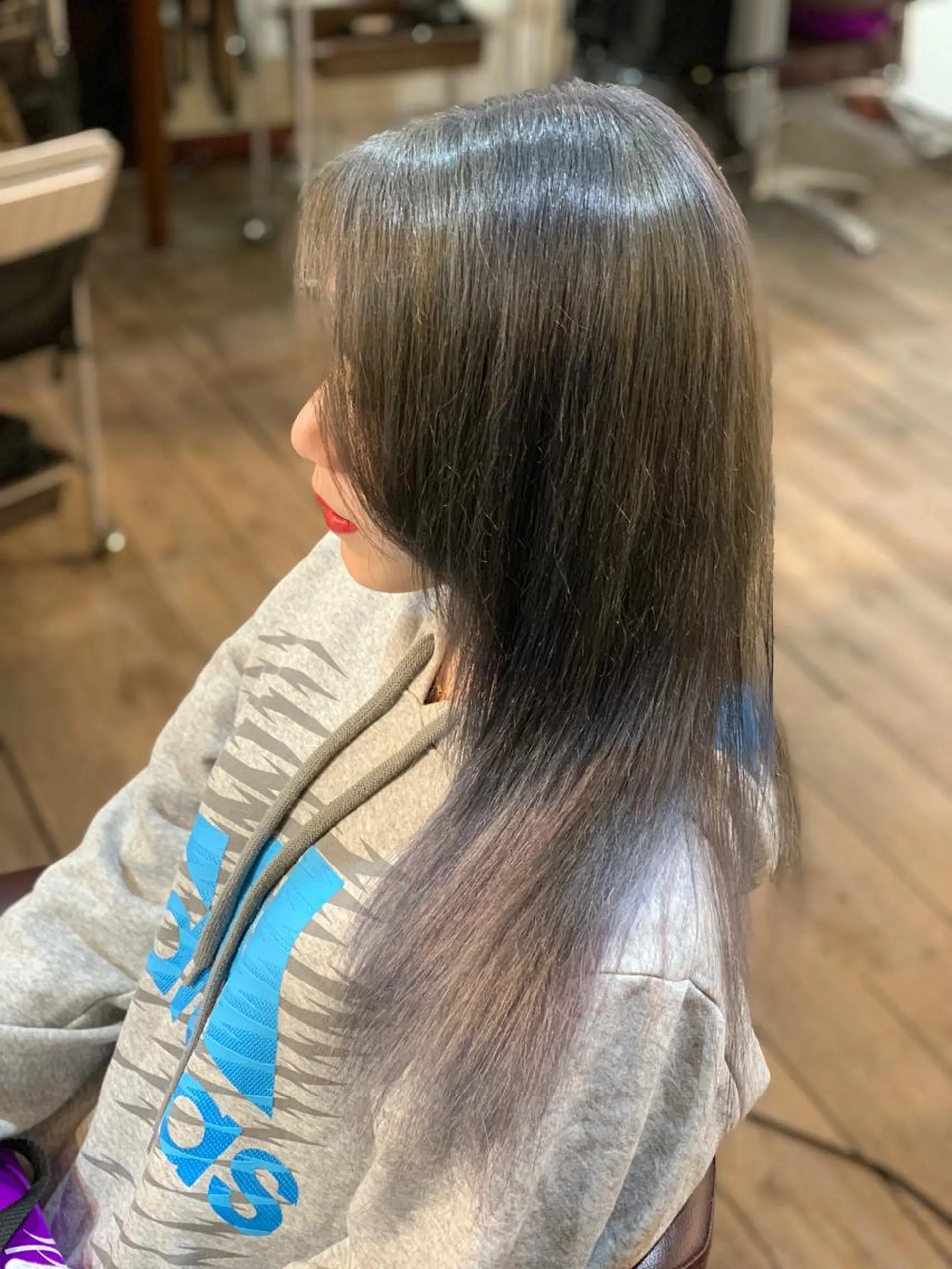 ロング カラー ブリーチ 透明感カラー グラデーションカラー ✂︎中山竜哉✂︎ 川崎スタイリストのヘアスタイル